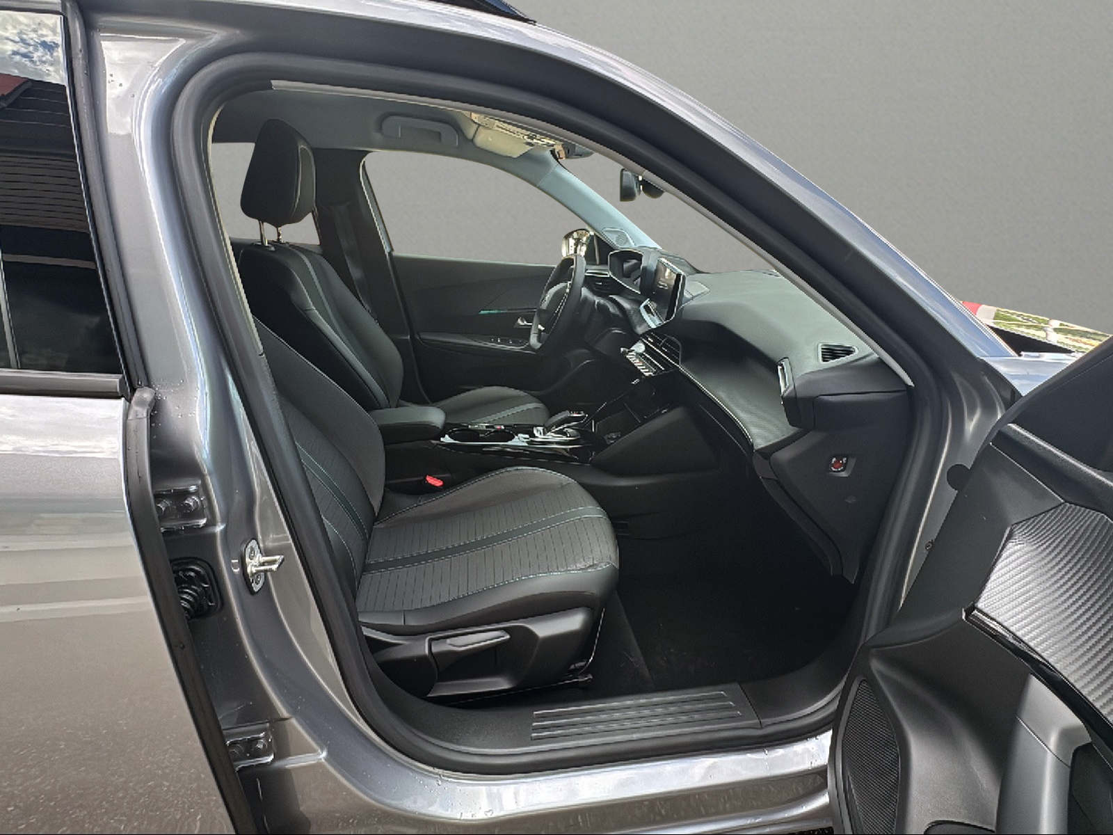 PEUGEOT 2008 e Active Pack-image-14