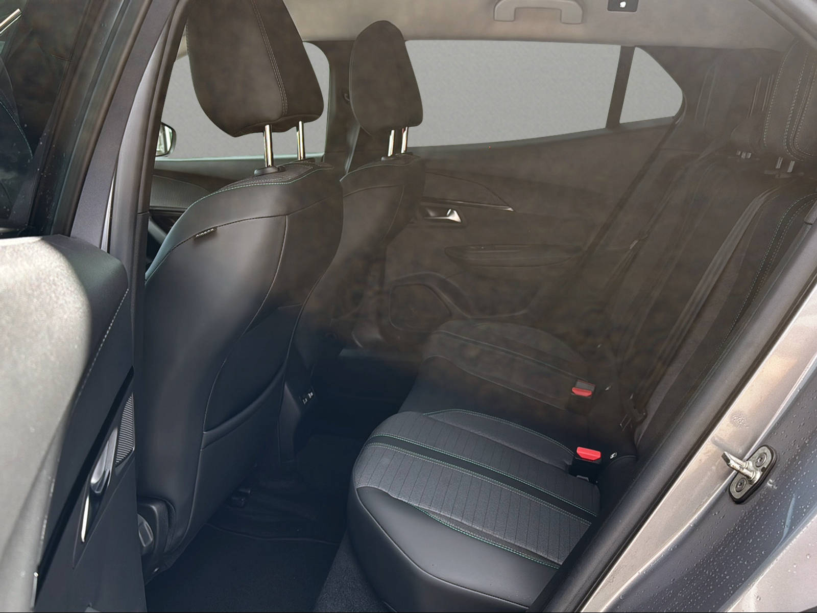 PEUGEOT 2008 e Active Pack-image-7