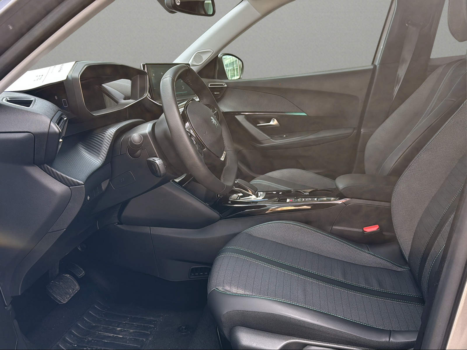 PEUGEOT 2008 e Active Pack-showroom-element-3