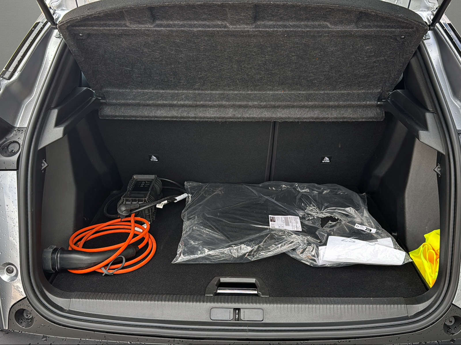 PEUGEOT 2008 e Active Pack-image-10