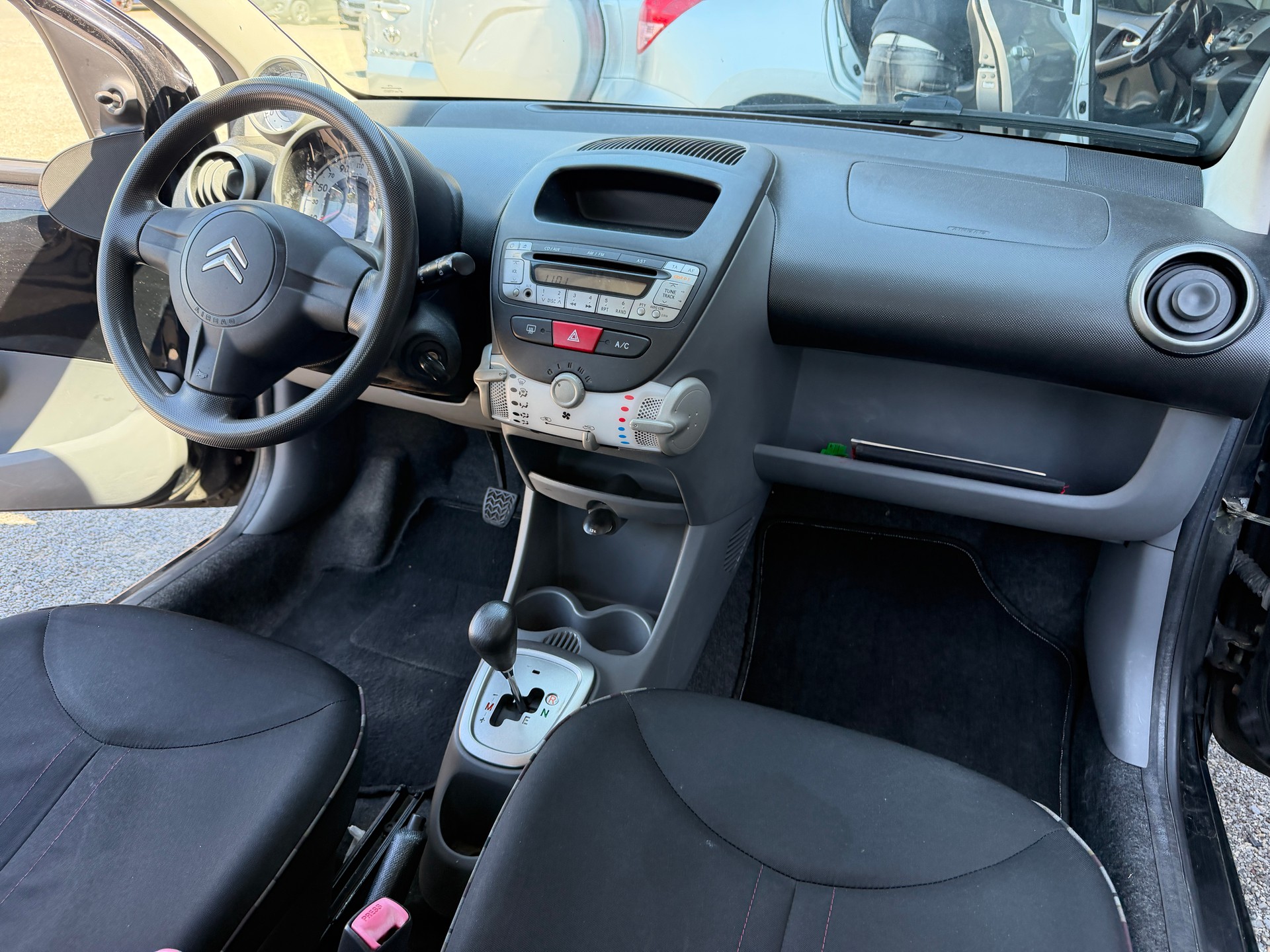 CITROEN C1 1.0i Chic (SX)-image-5