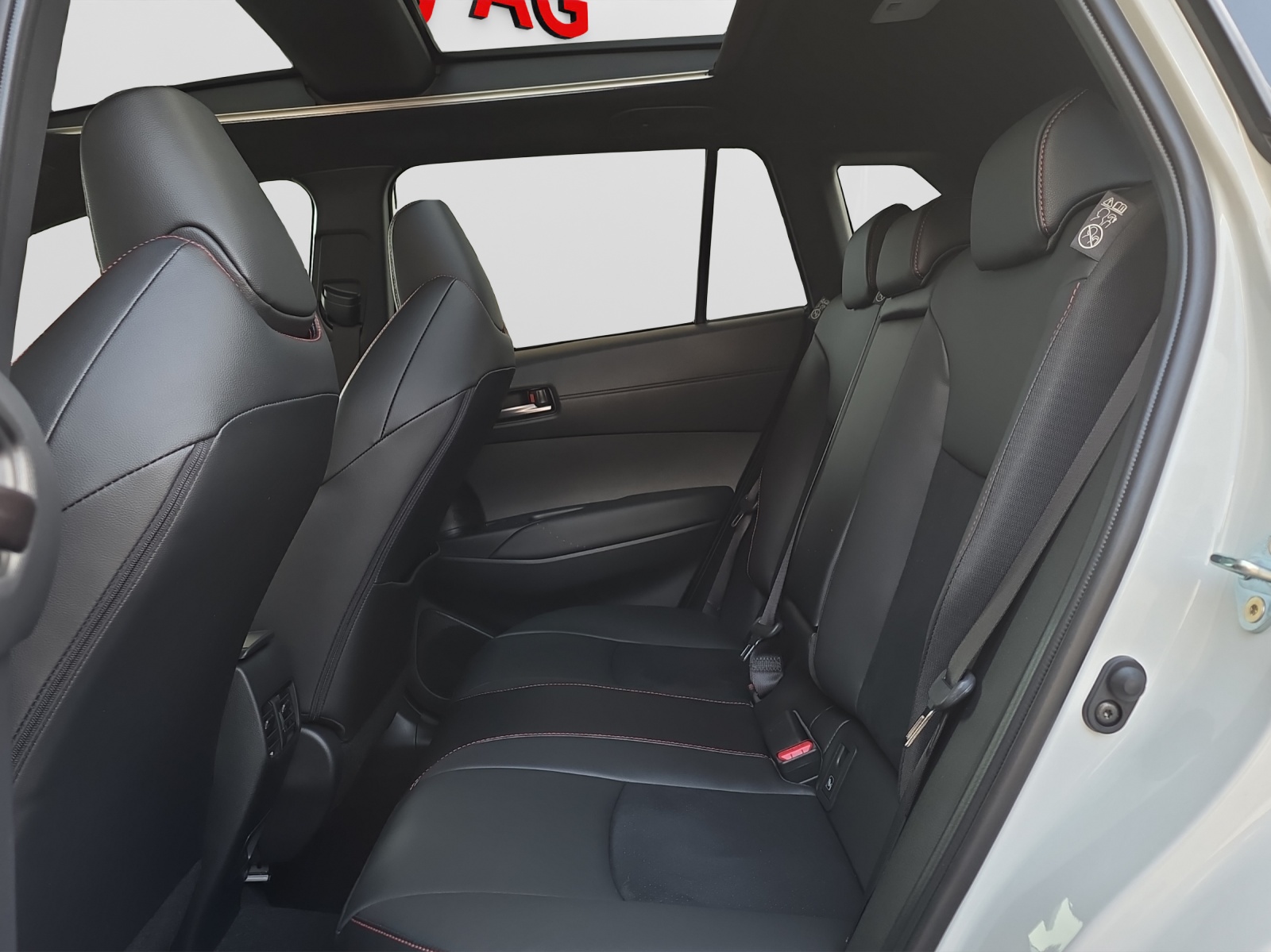 TOYOTA Corolla Cross 2.0 HSD GR Sport AWD-i-image-12