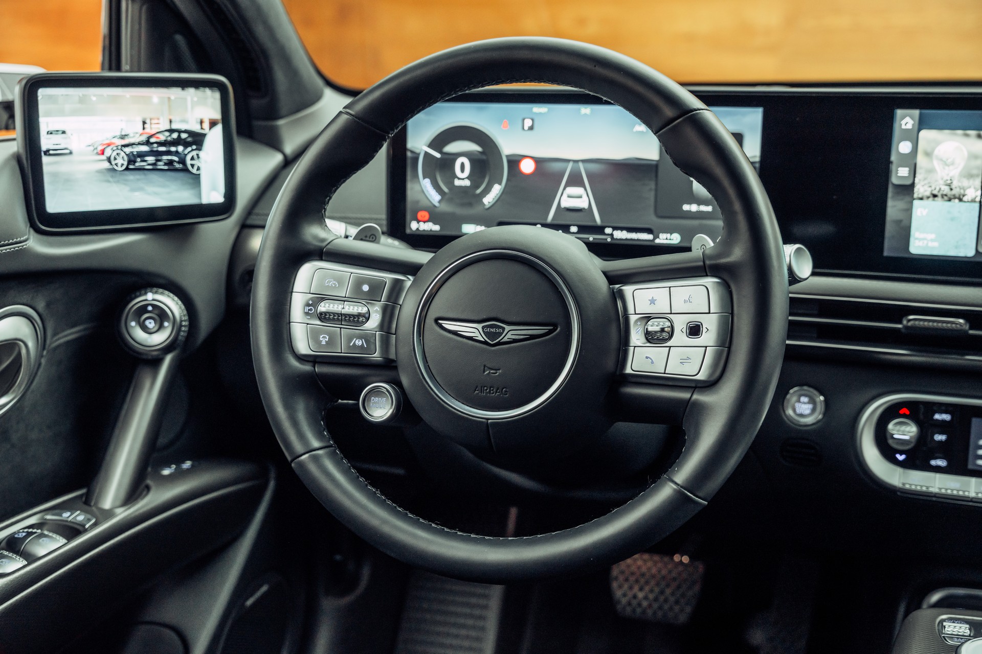 GENESIS GV60 77.4 kWh Sport AWD-image-13