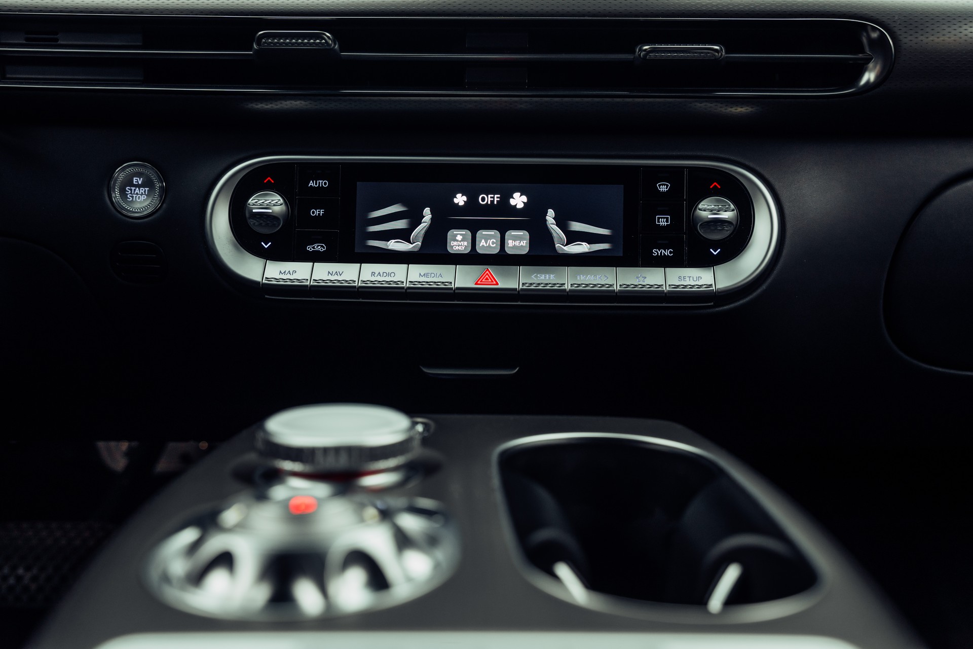 GENESIS GV60 77.4 kWh Sport AWD-image-15