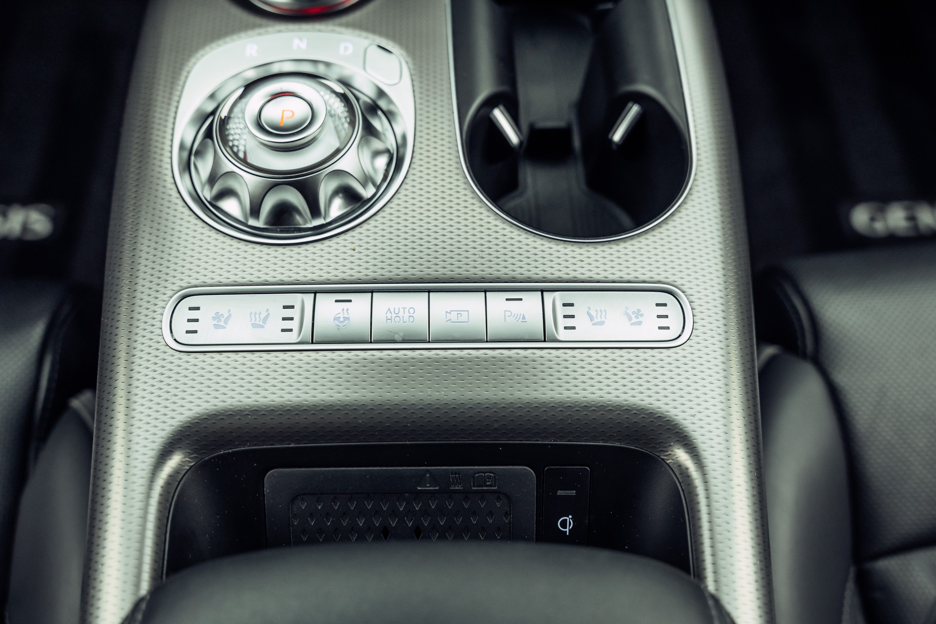 GENESIS GV60 77.4 kWh Sport AWD-image-17