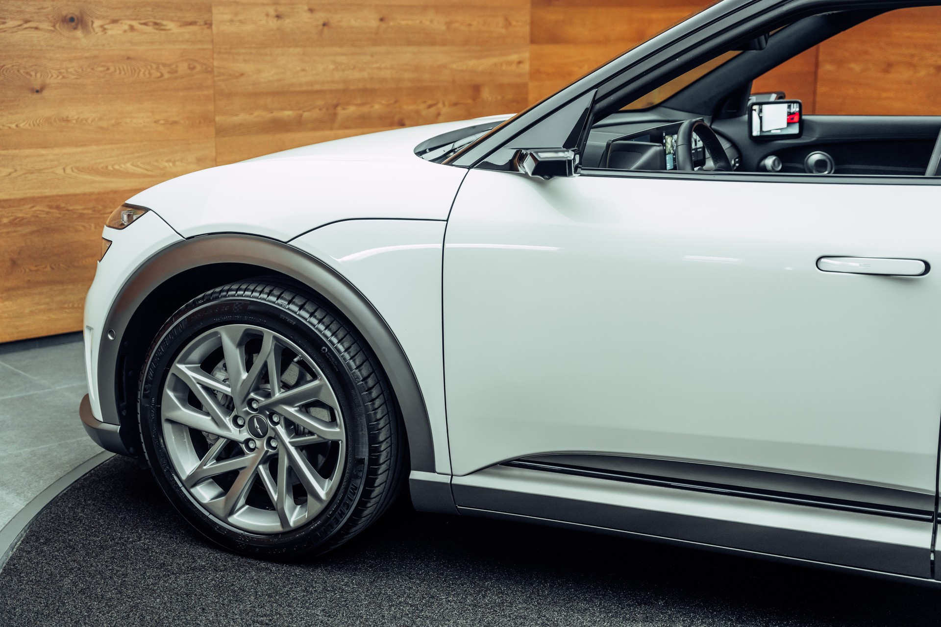 GENESIS GV60 77.4 kWh Sport AWD-image-21