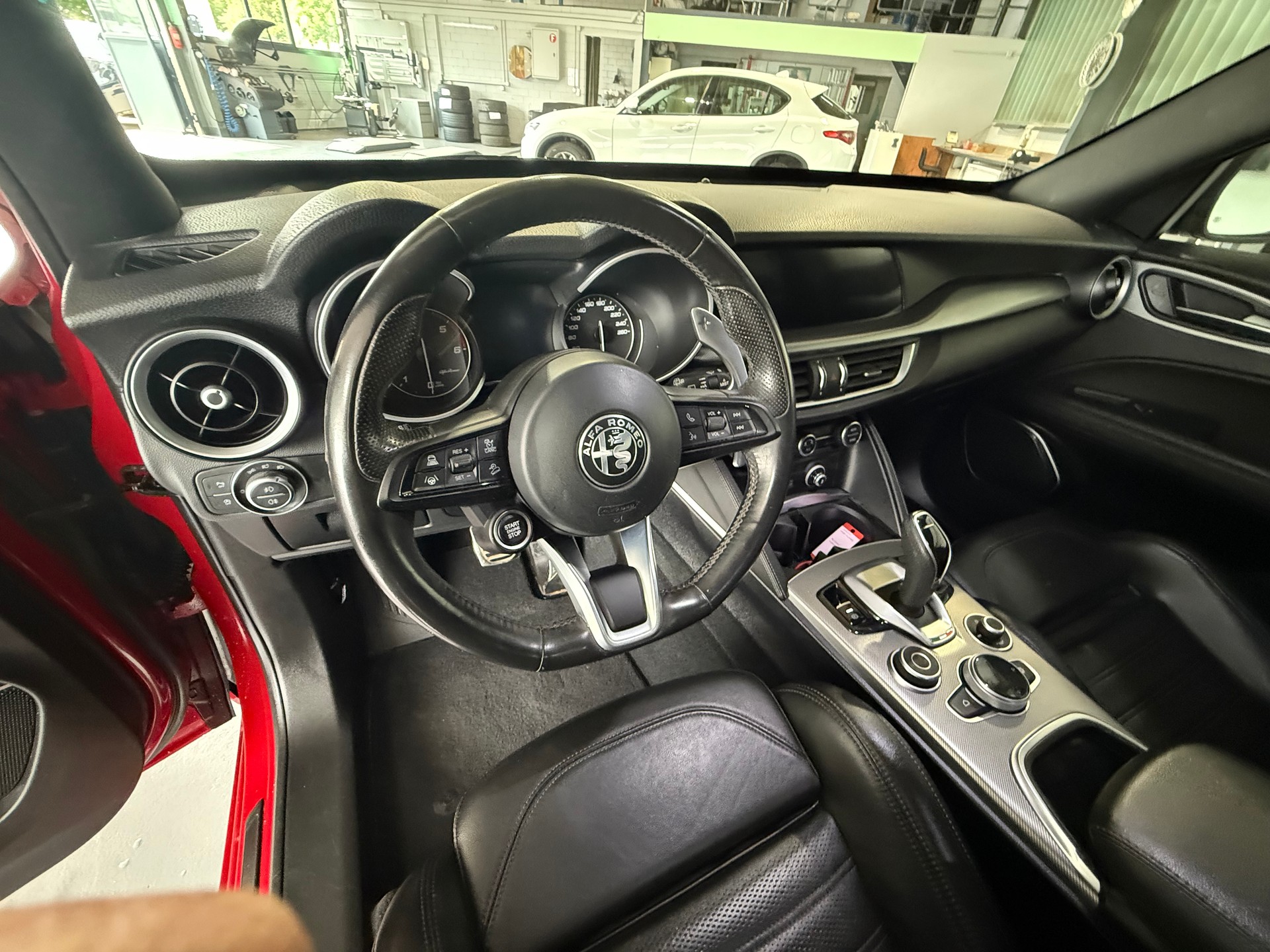 ALFA ROMEO Stelvio 2.2JTDM Veloce Q4Automatic-image-8