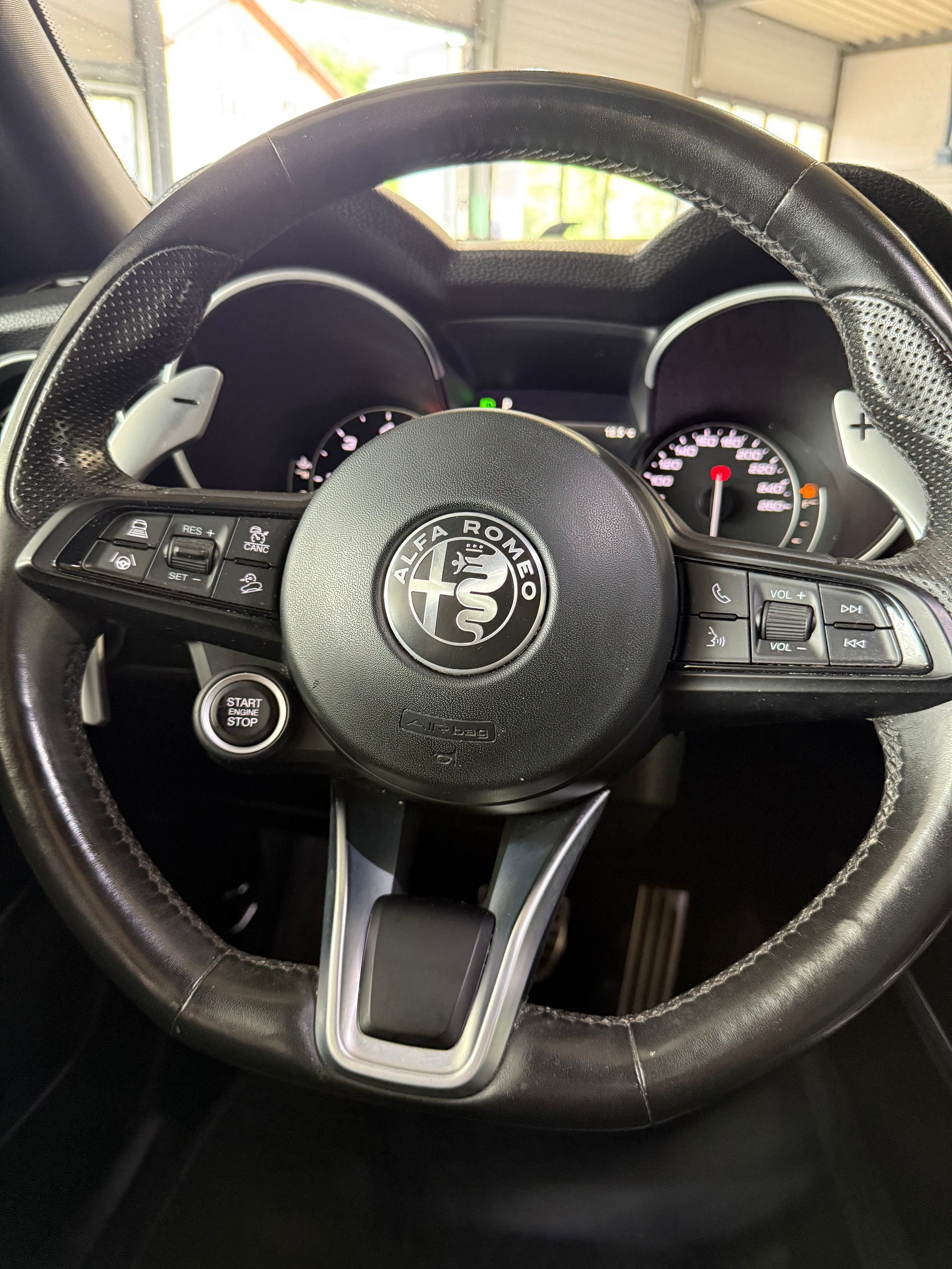 ALFA ROMEO Stelvio 2.2JTDM Veloce Q4Automatic-image-11