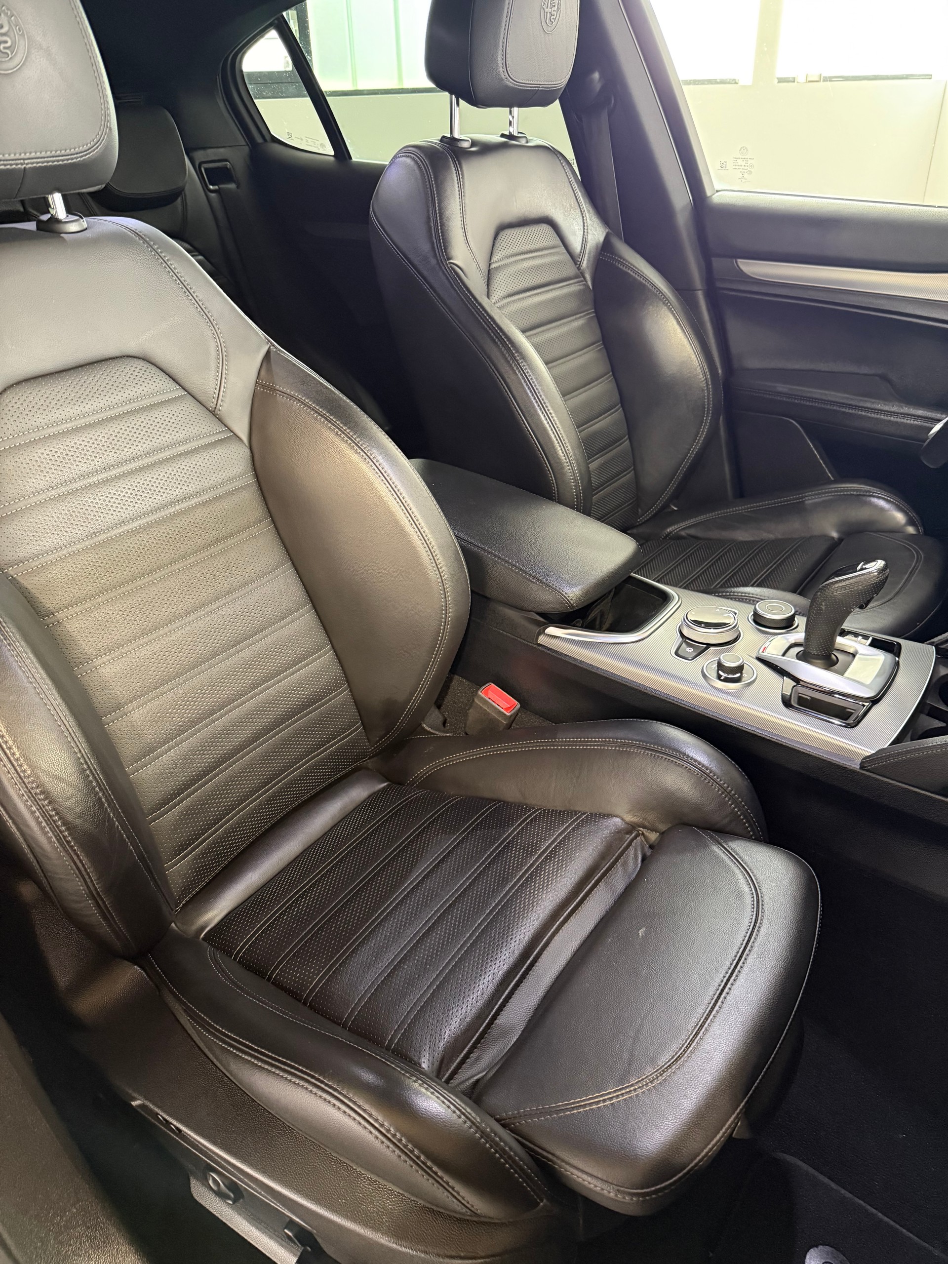 ALFA ROMEO Stelvio 2.2JTDM Veloce Q4Automatic-image-14