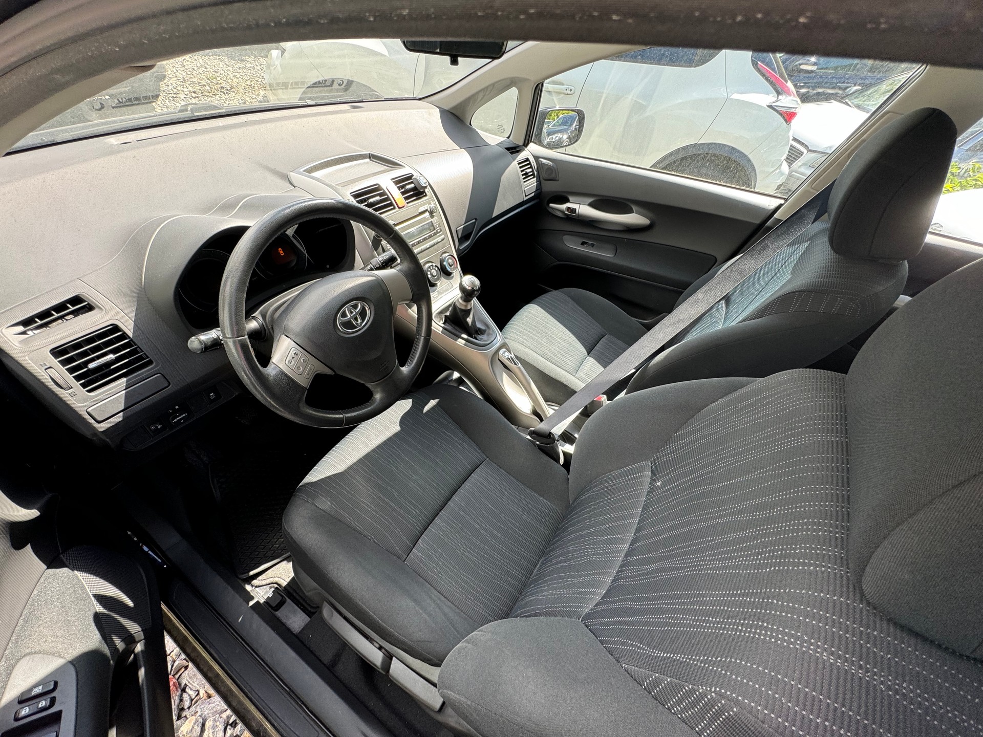 TOYOTA Auris 1.6 Linea Sol-image-9
