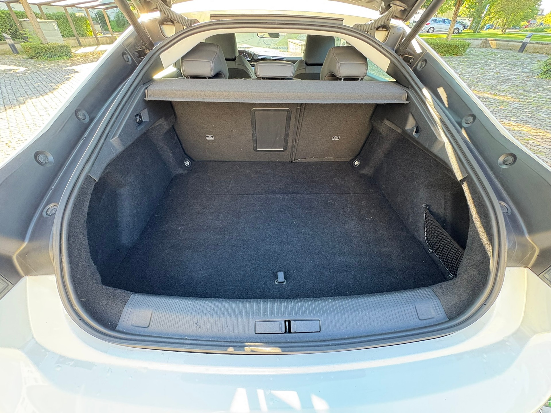 PEUGEOT 2.0 BlueHDi Allure-image-5