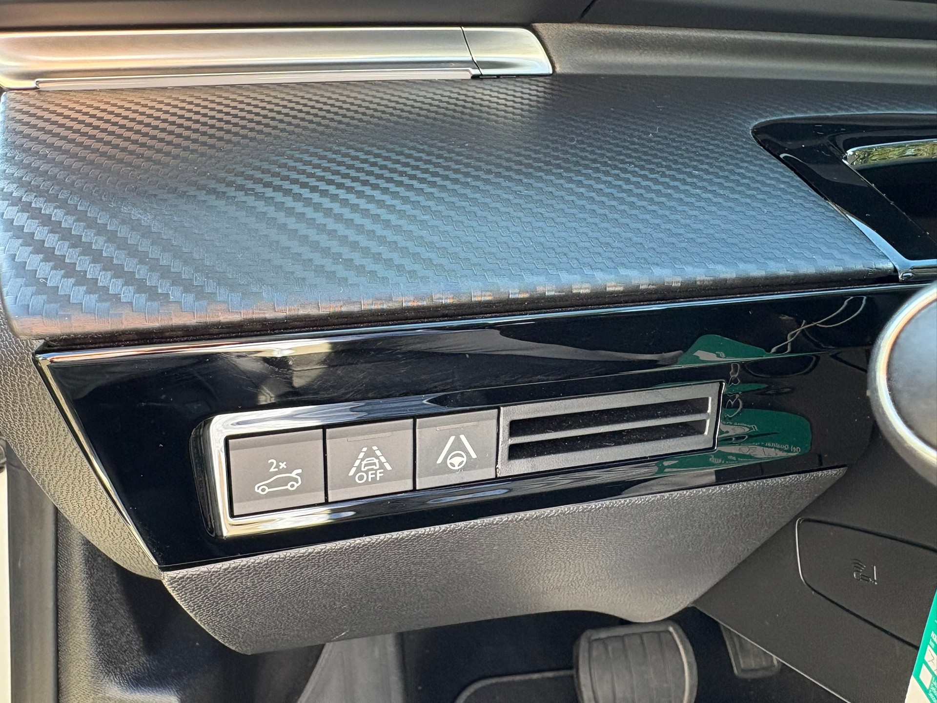 PEUGEOT 2.0 BlueHDi Allure-image-9