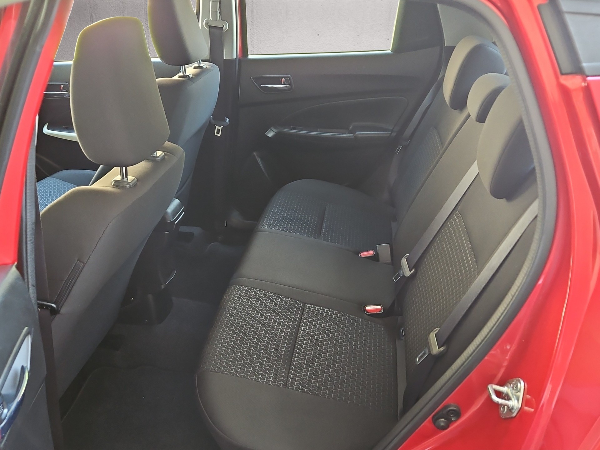 SUZUKI Swift 1.0i Compact Top Hybrid-image-10