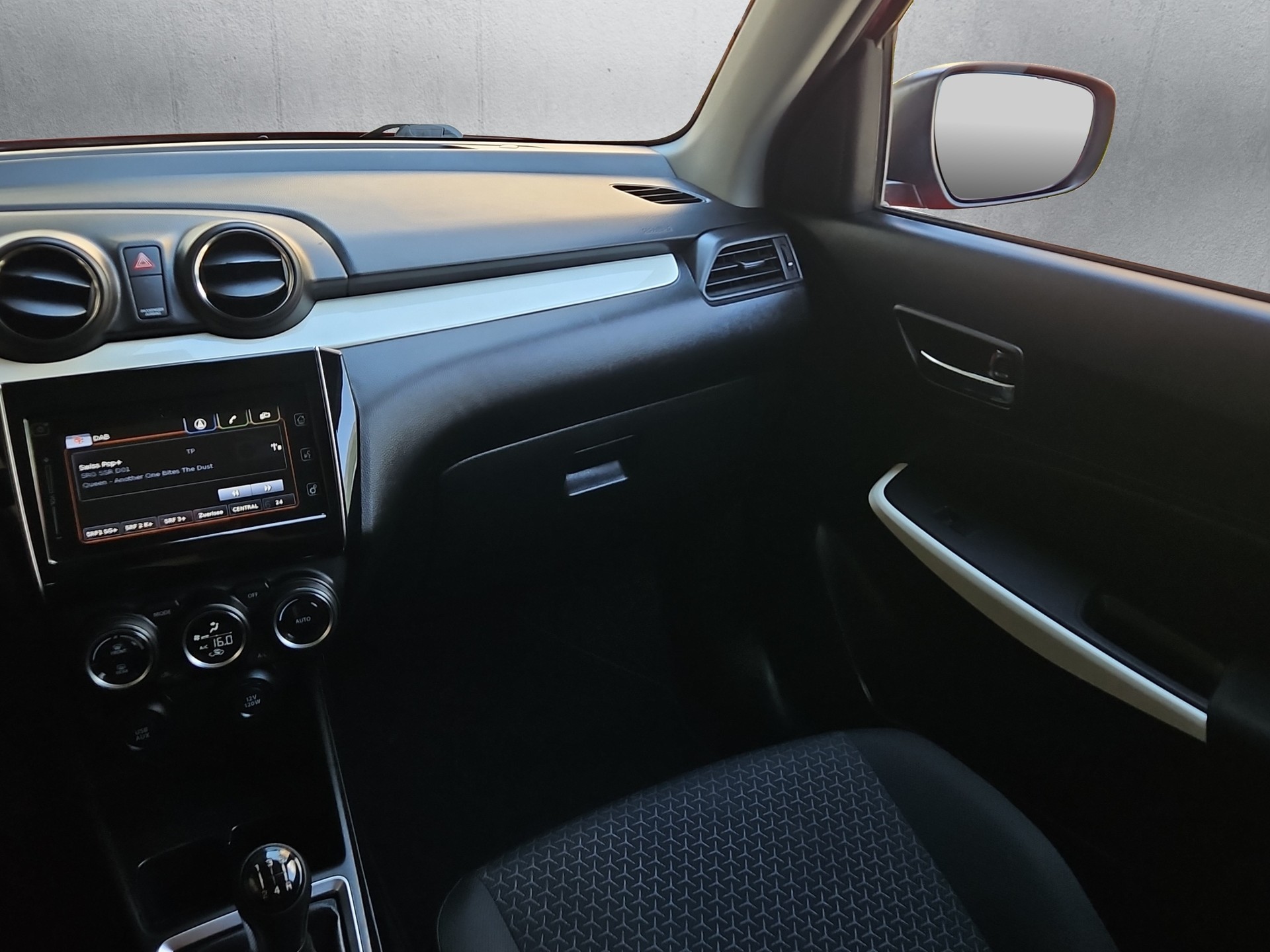 SUZUKI Swift 1.0i Compact Top Hybrid-image-14