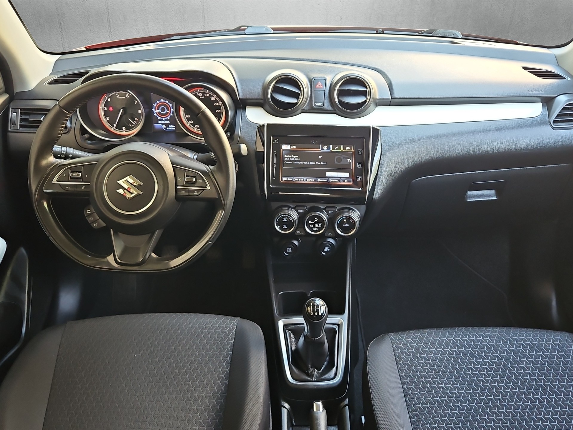 SUZUKI Swift 1.0i Compact Top Hybrid-image-11