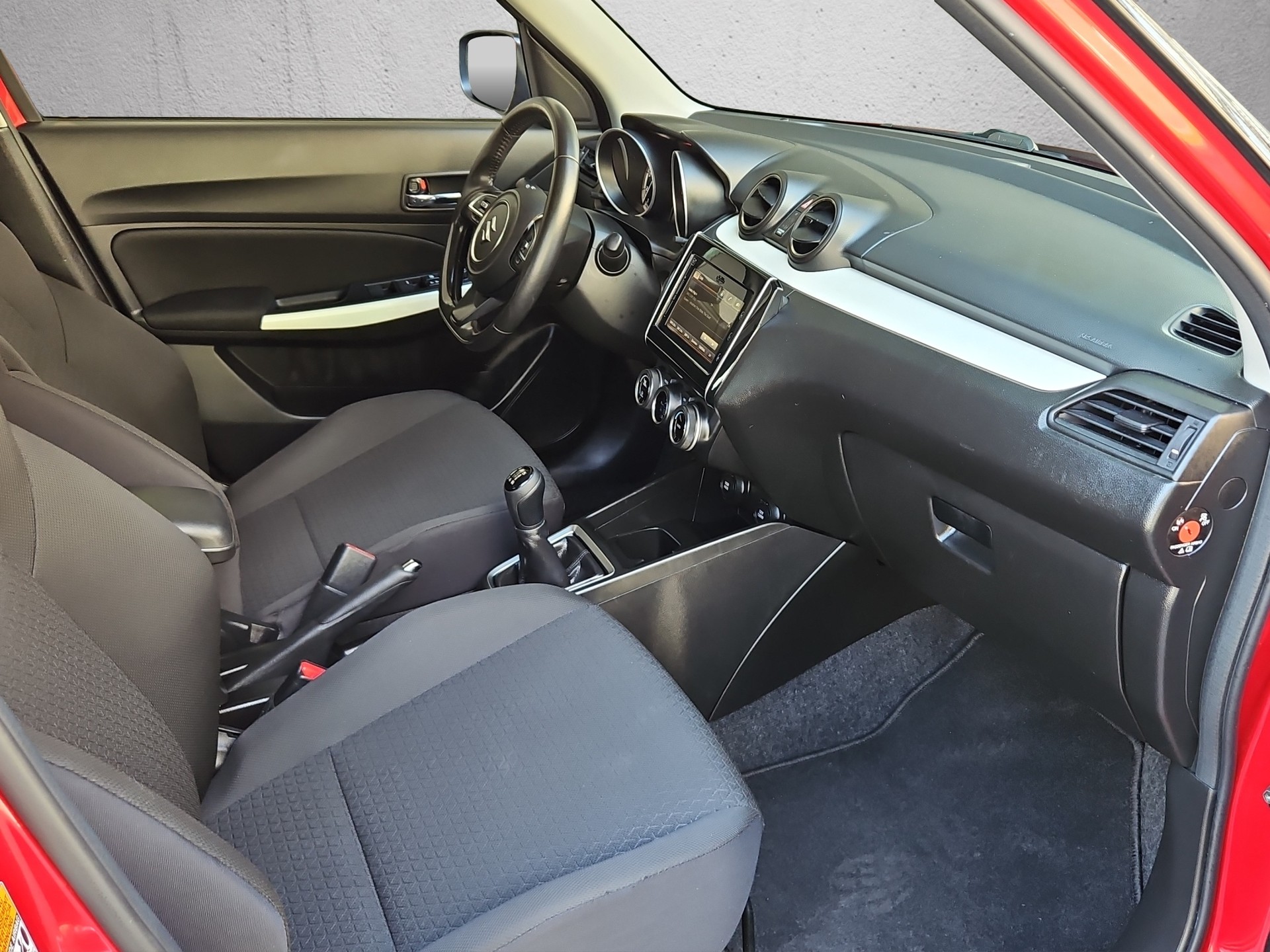SUZUKI Swift 1.0i Compact Top Hybrid-image-18