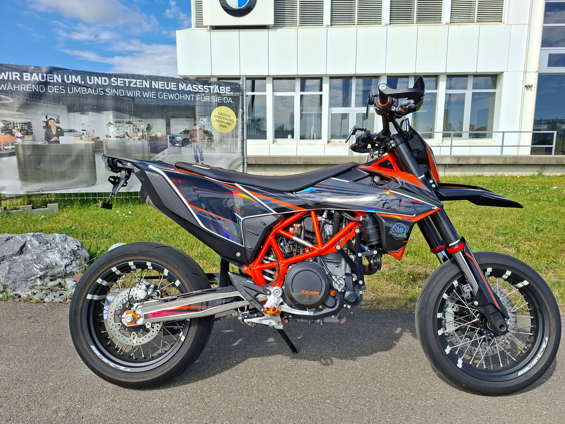 KTM 690 SMC R ABS-image-1