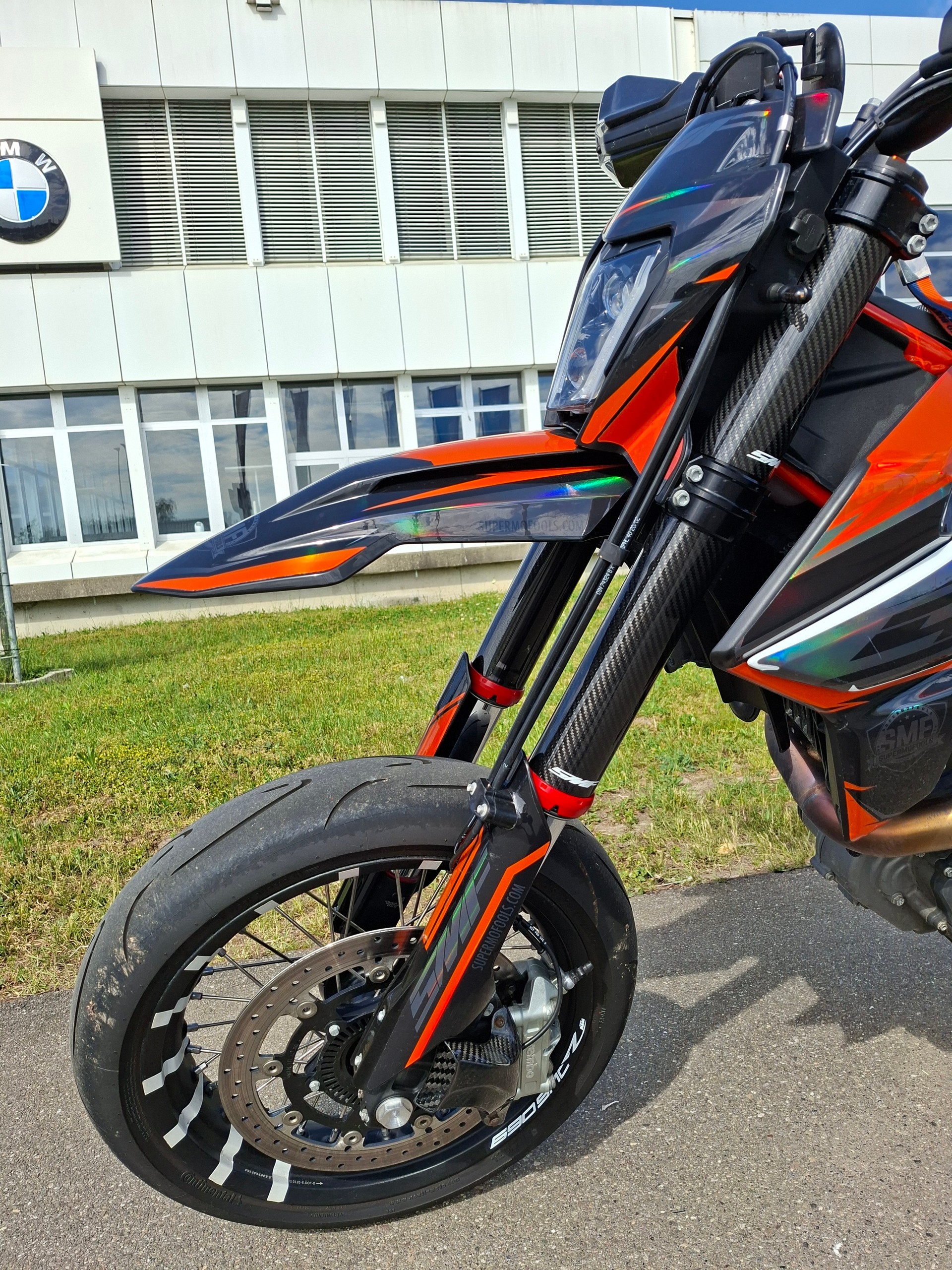 KTM 690 SMC R ABS-image-11