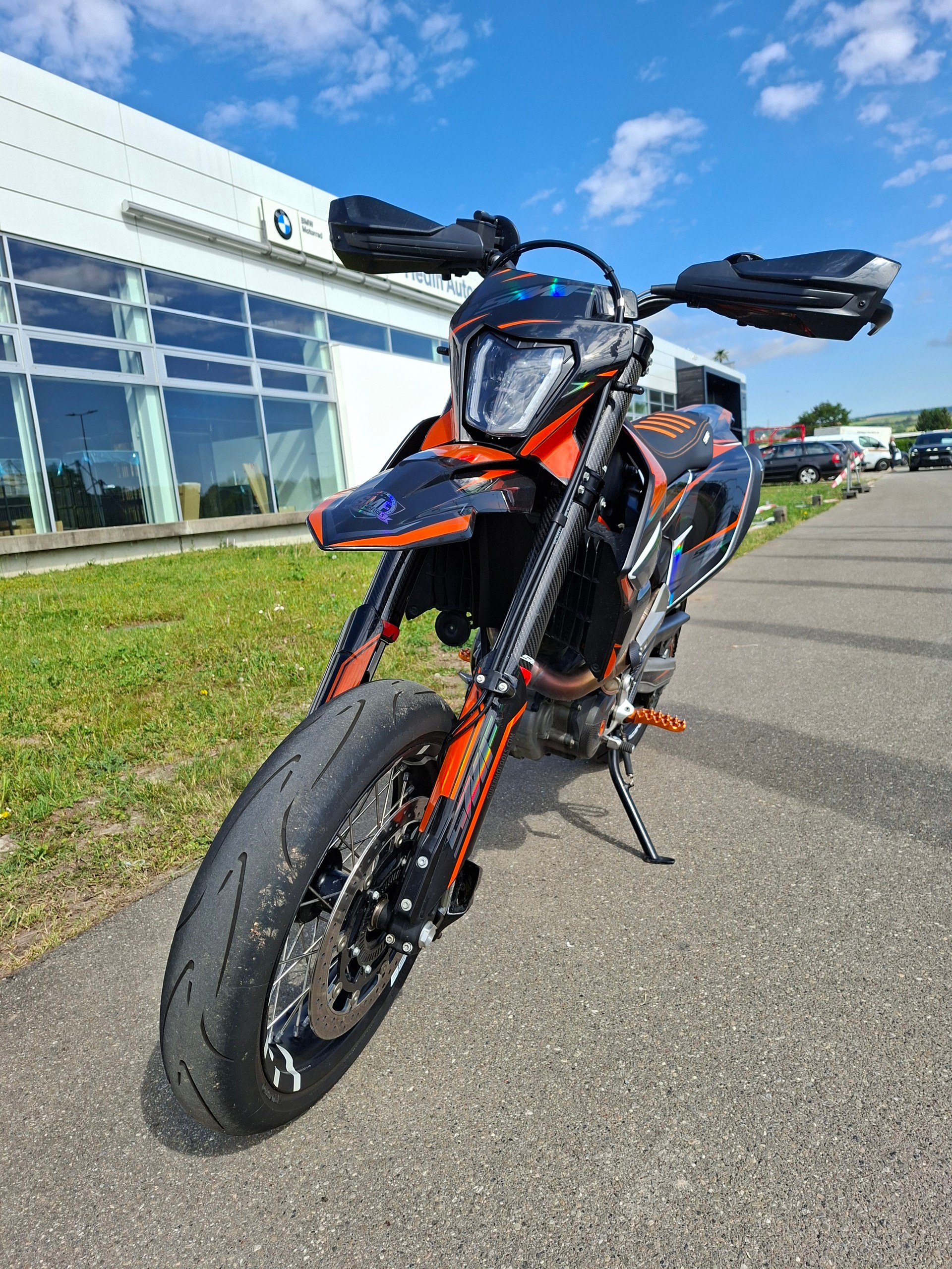 KTM 690 SMC R ABS-image-10