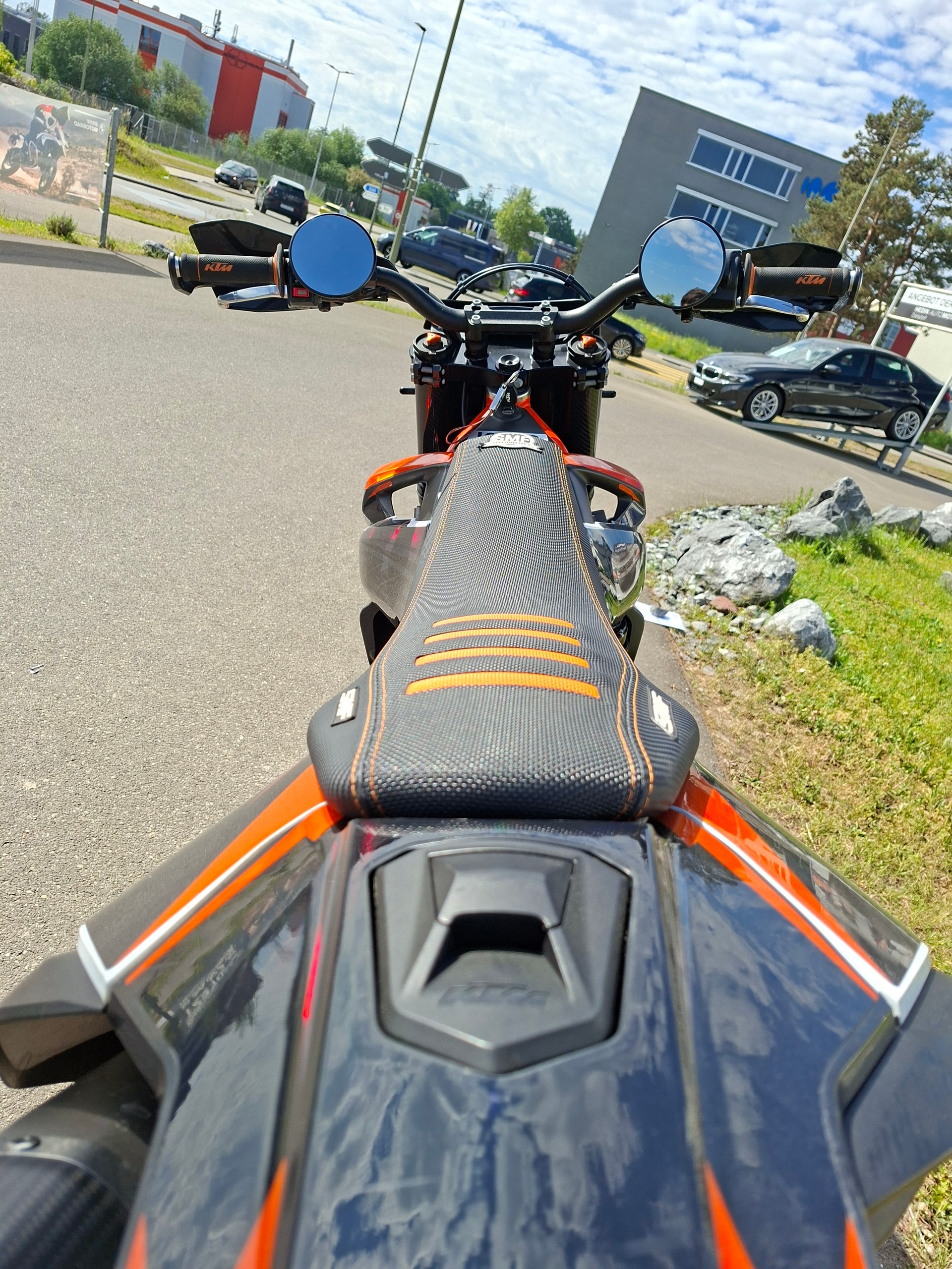 KTM 690 SMC R ABS-image-5
