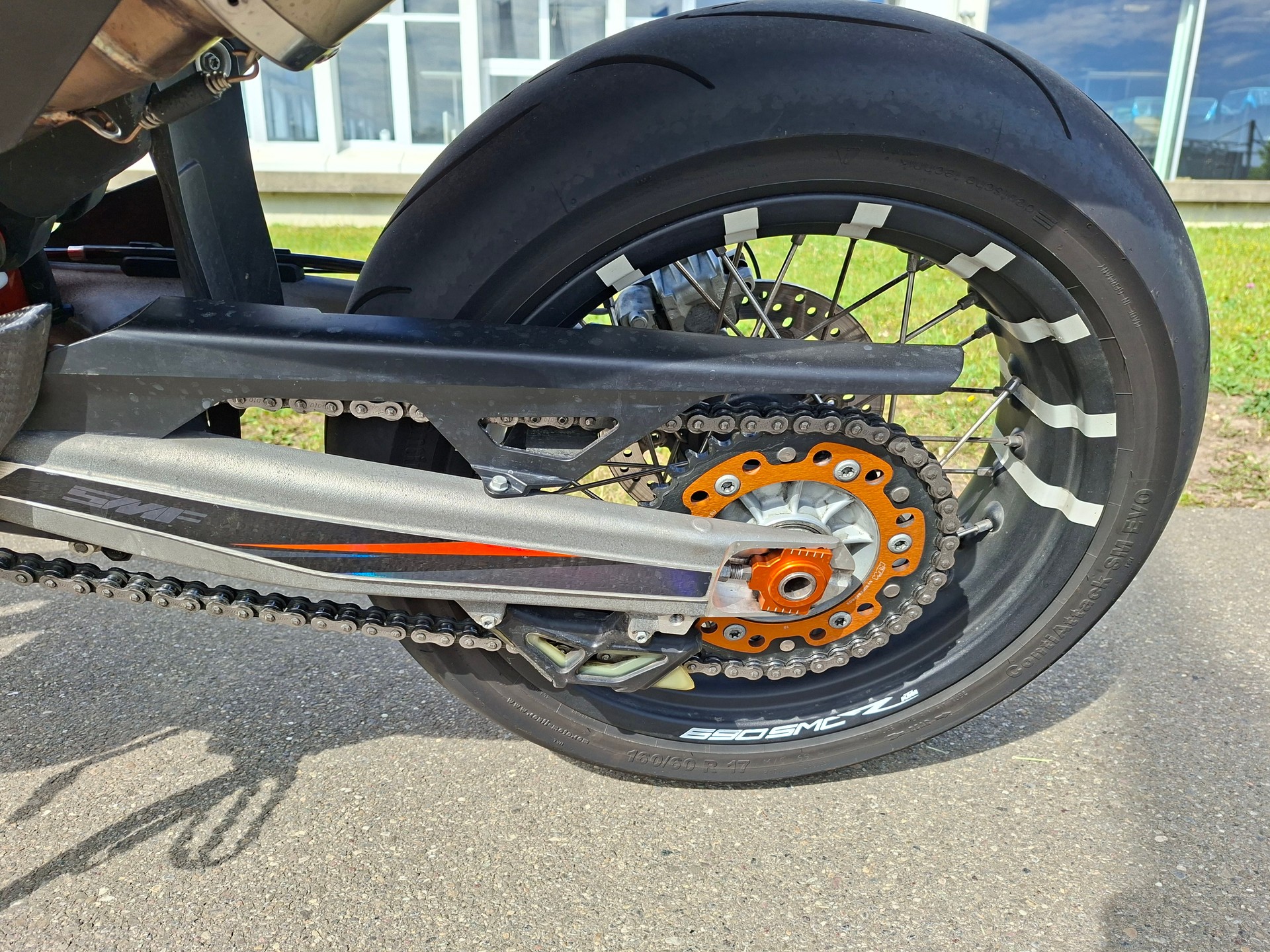KTM 690 SMC R ABS-image-7