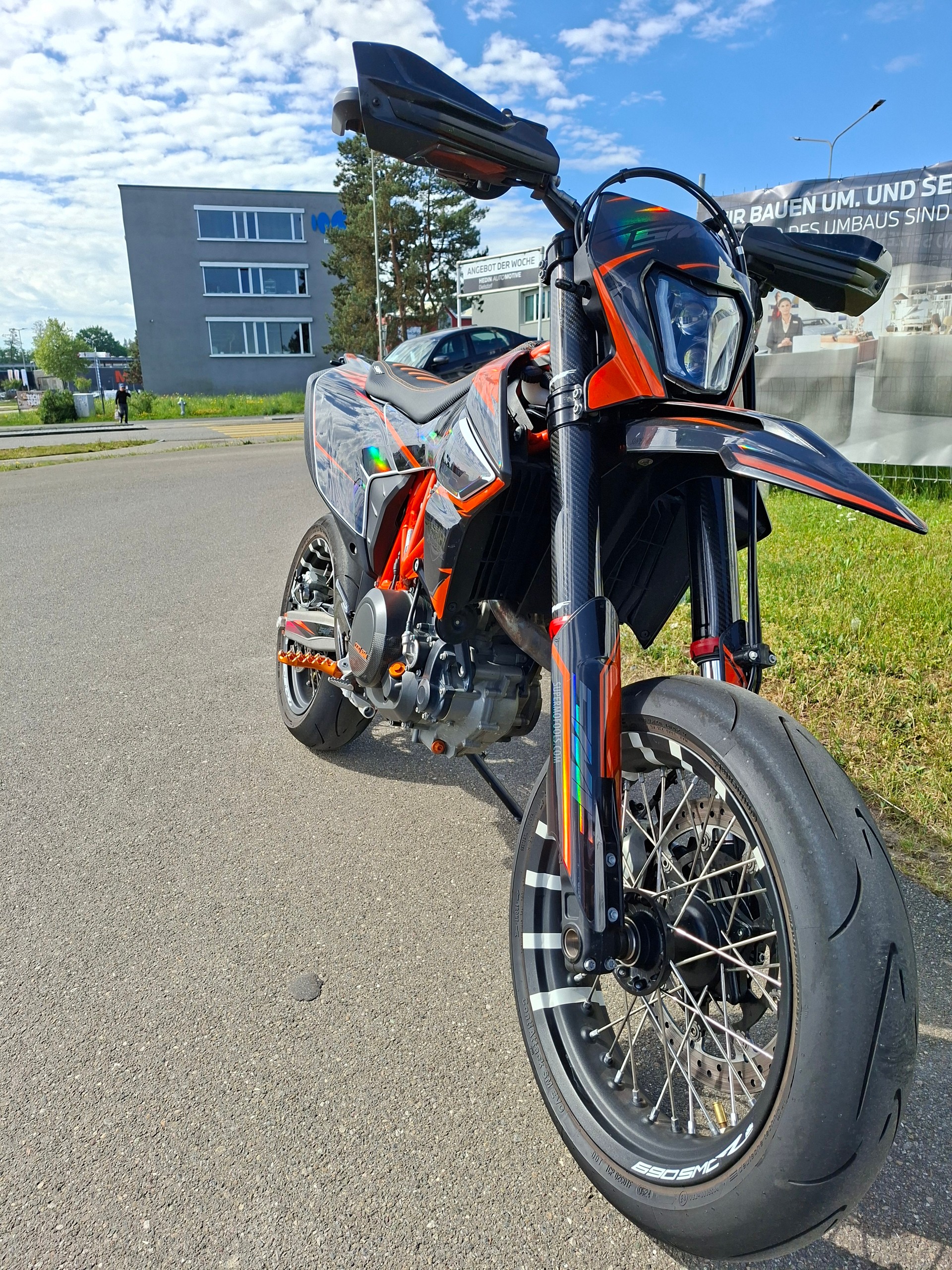KTM 690 SMC R ABS-image-2