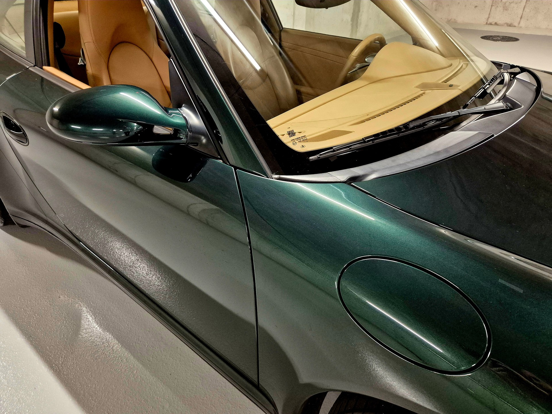 PORSCHE 911 Carrera 4-image-5