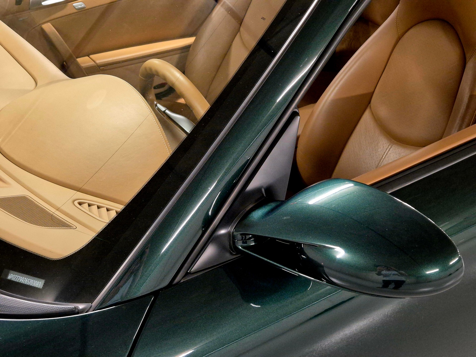 PORSCHE 911 Carrera 4-image-19