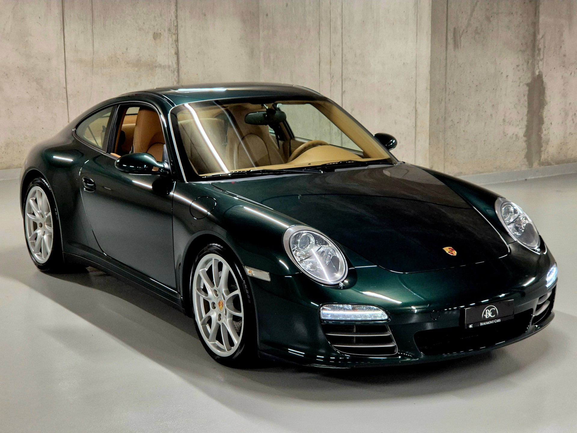 PORSCHE 911 Carrera 4-showroom-element-1