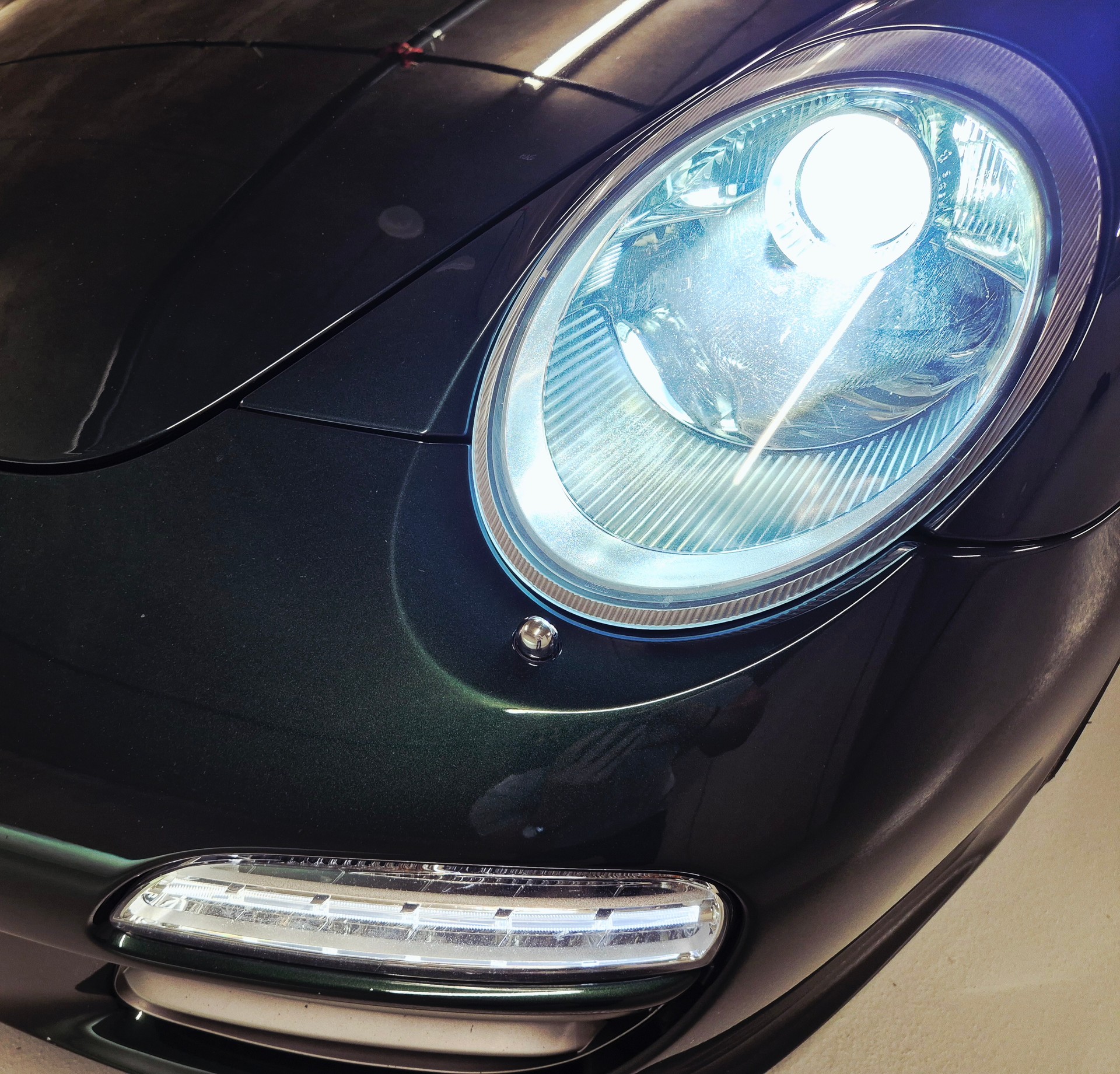 PORSCHE 911 Carrera 4-image-20