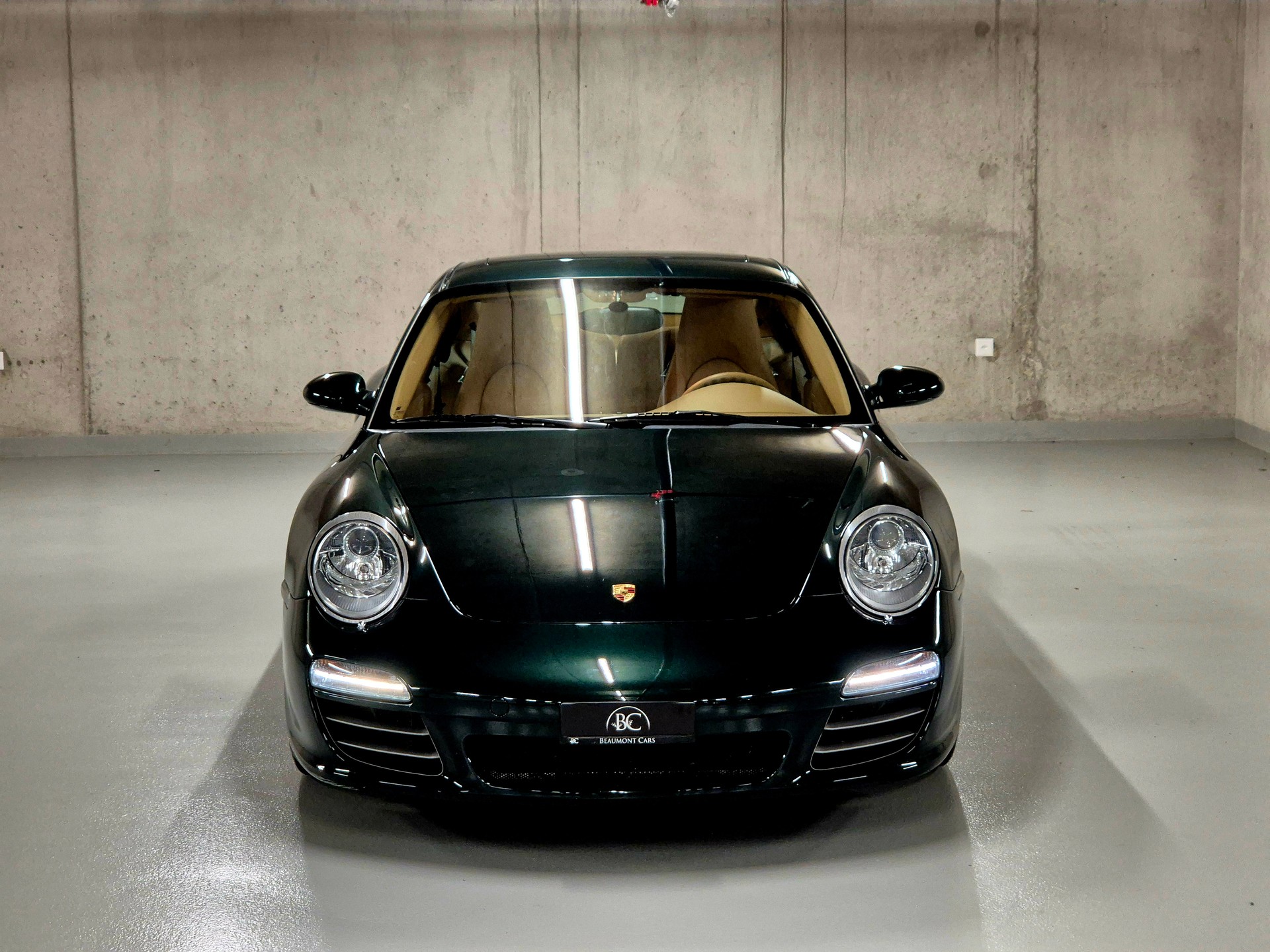 PORSCHE 911 Carrera 4-showroom-element-2
