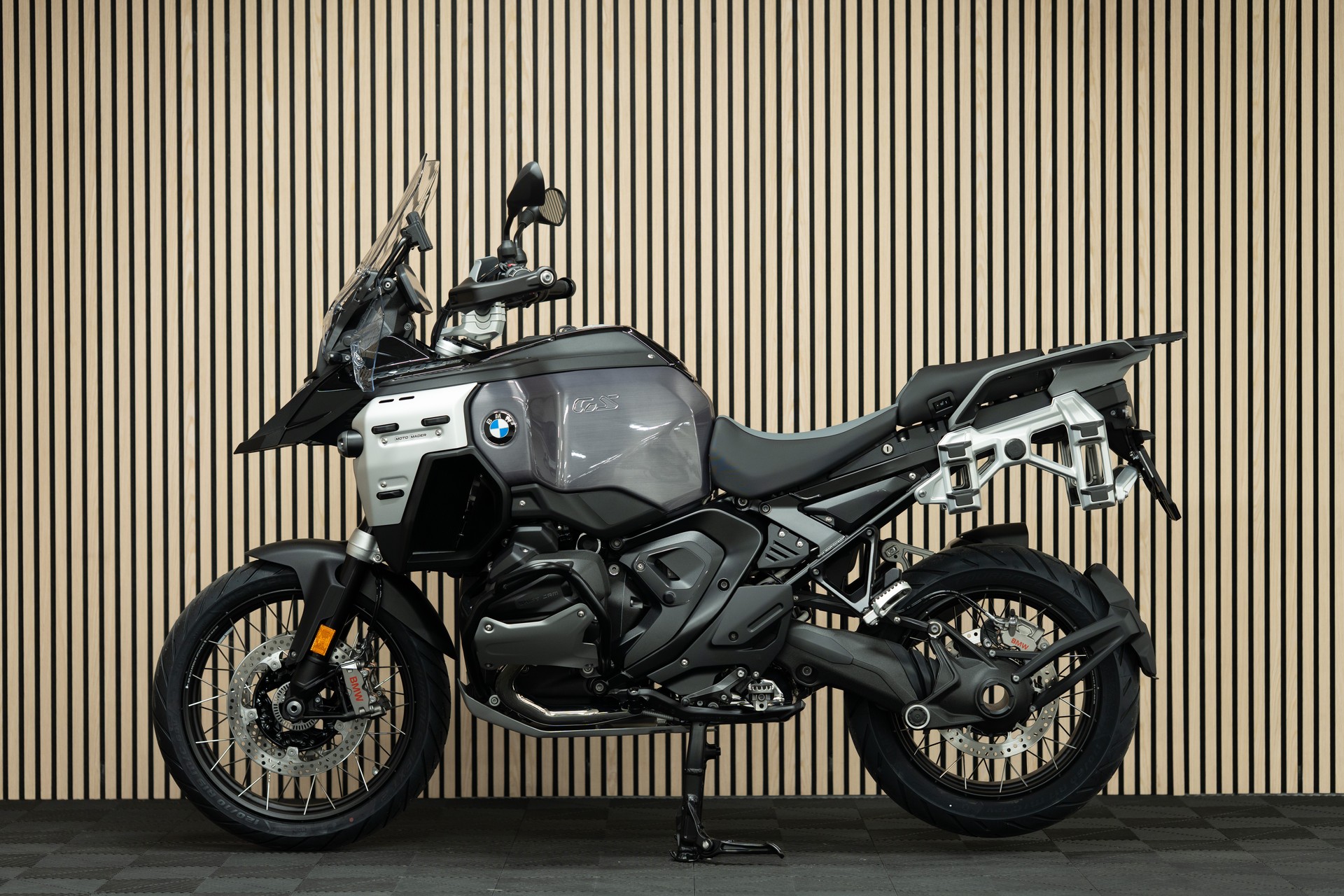 BMW R 1300 GS Adventure mit Fahrersitz niedrig, längerem Seitenständer und CHF 1'500.- Boxer Prämie 🤑🔥-image-1