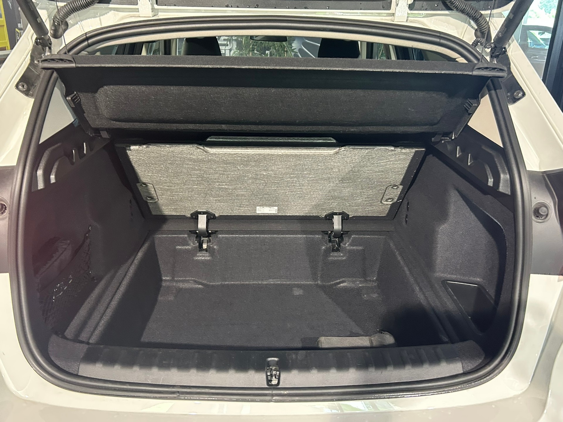 BMW X1 sDrive 18i-image-26