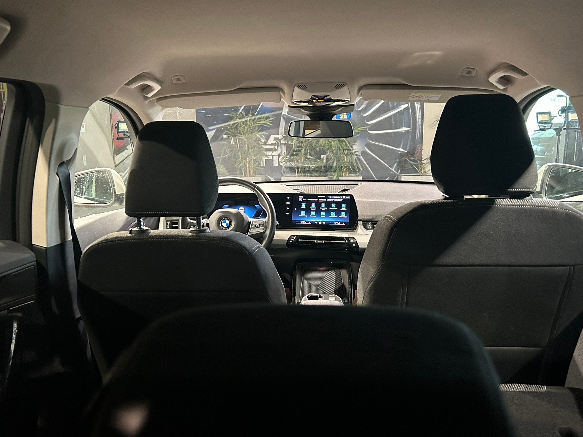 BMW X1 sDrive 18i-image-25