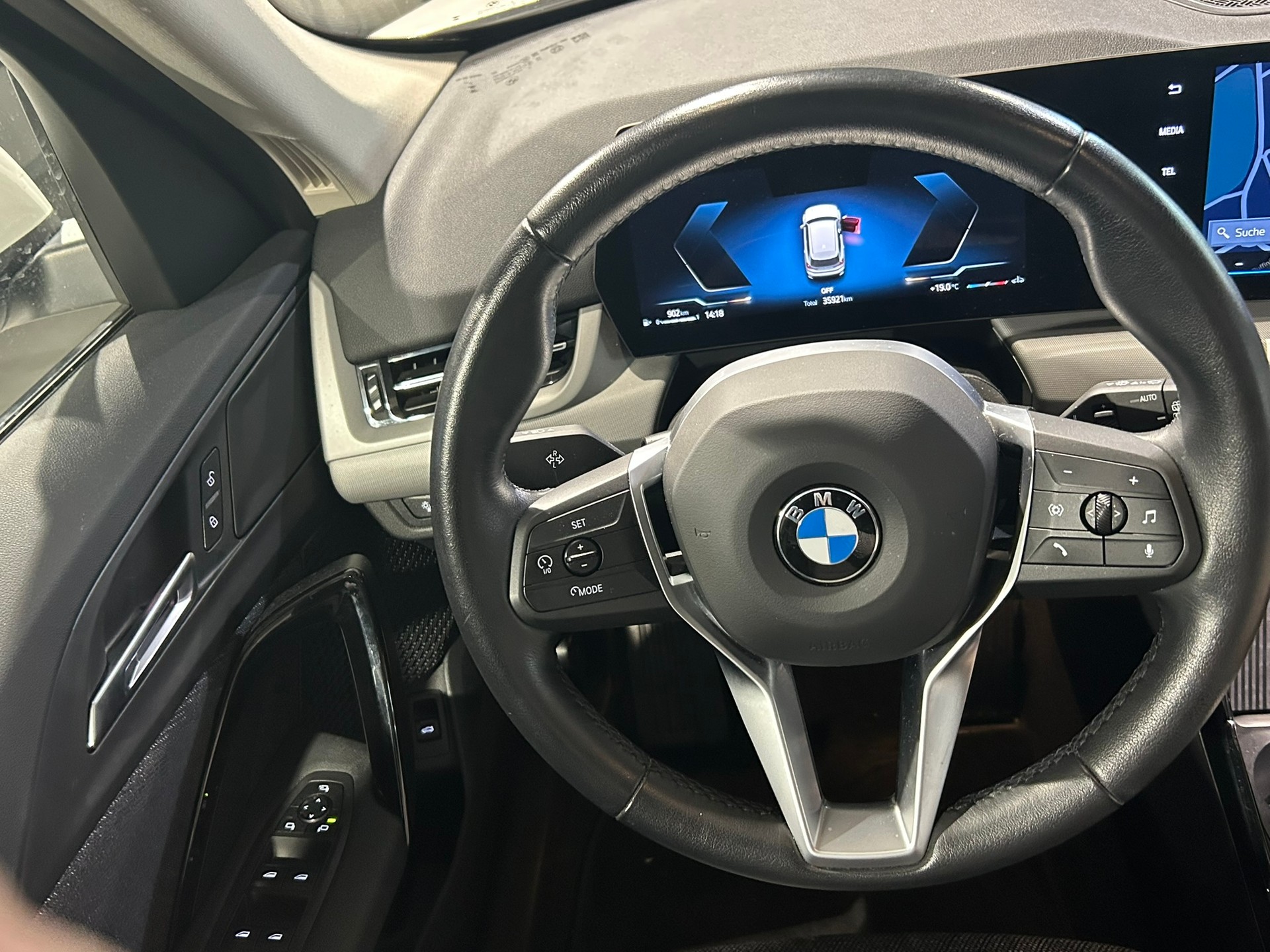 BMW X1 sDrive 18i-image-21