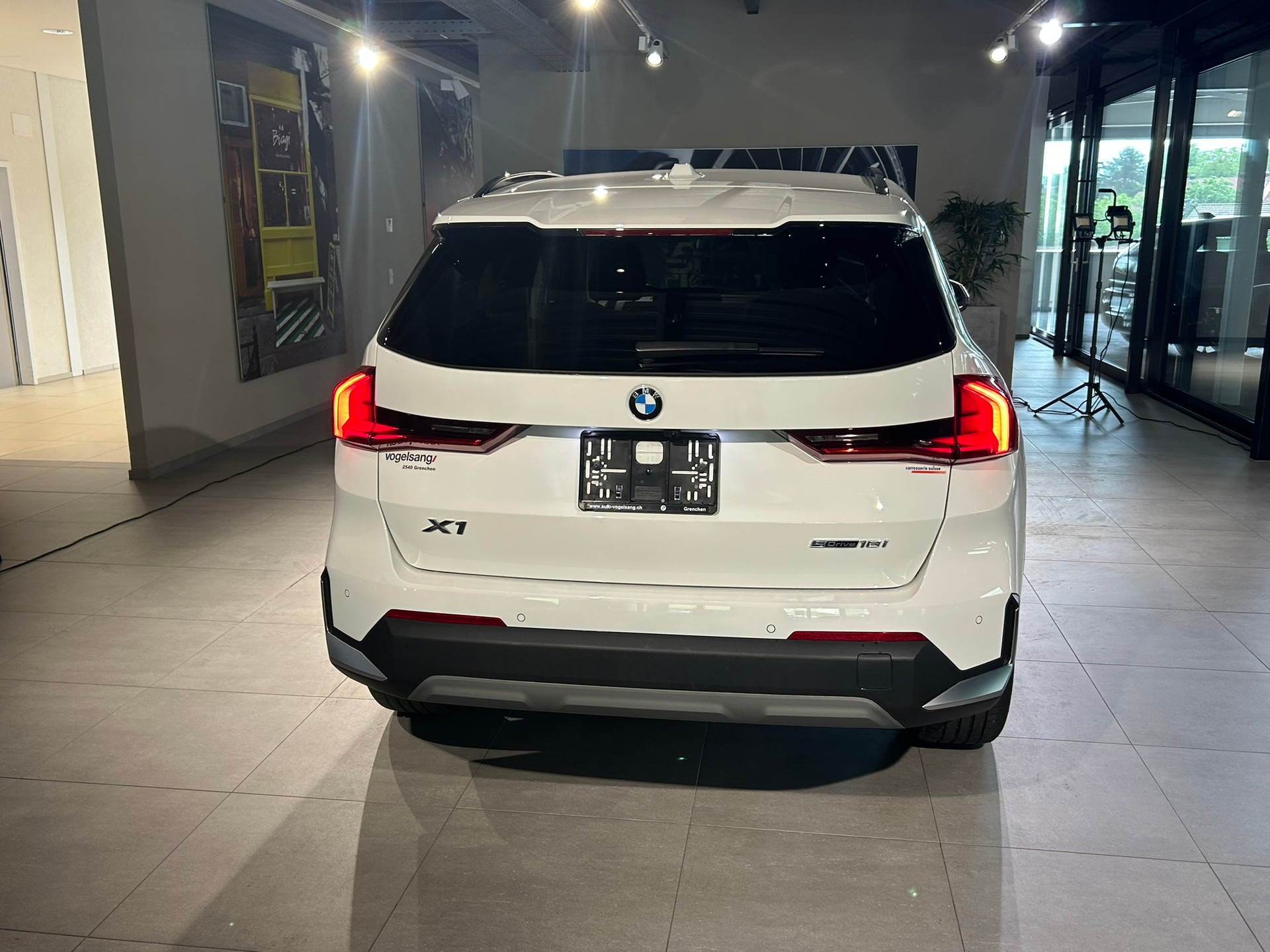 BMW X1 sDrive 18i-image-11