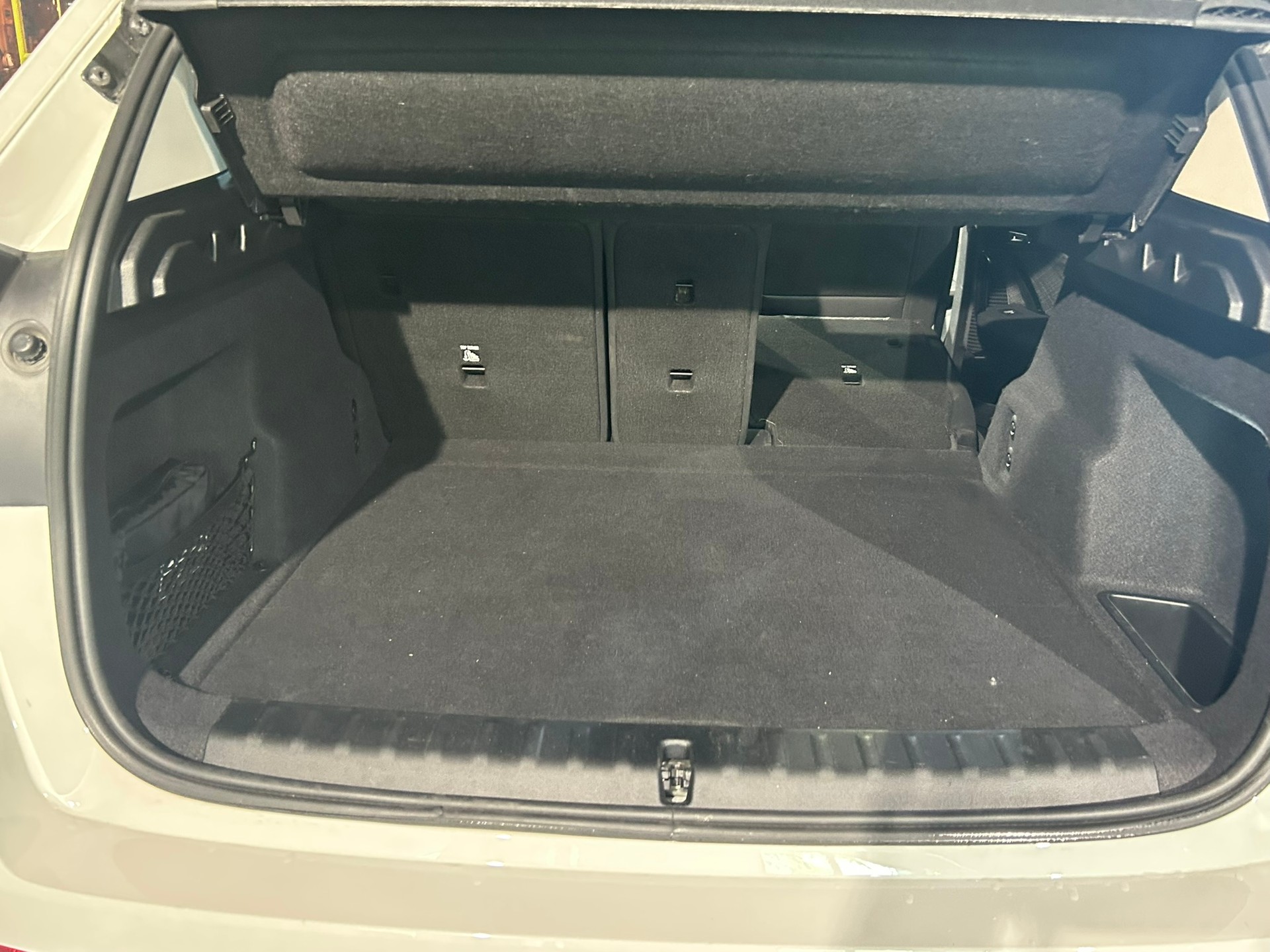 BMW X1 sDrive 18i-image-24