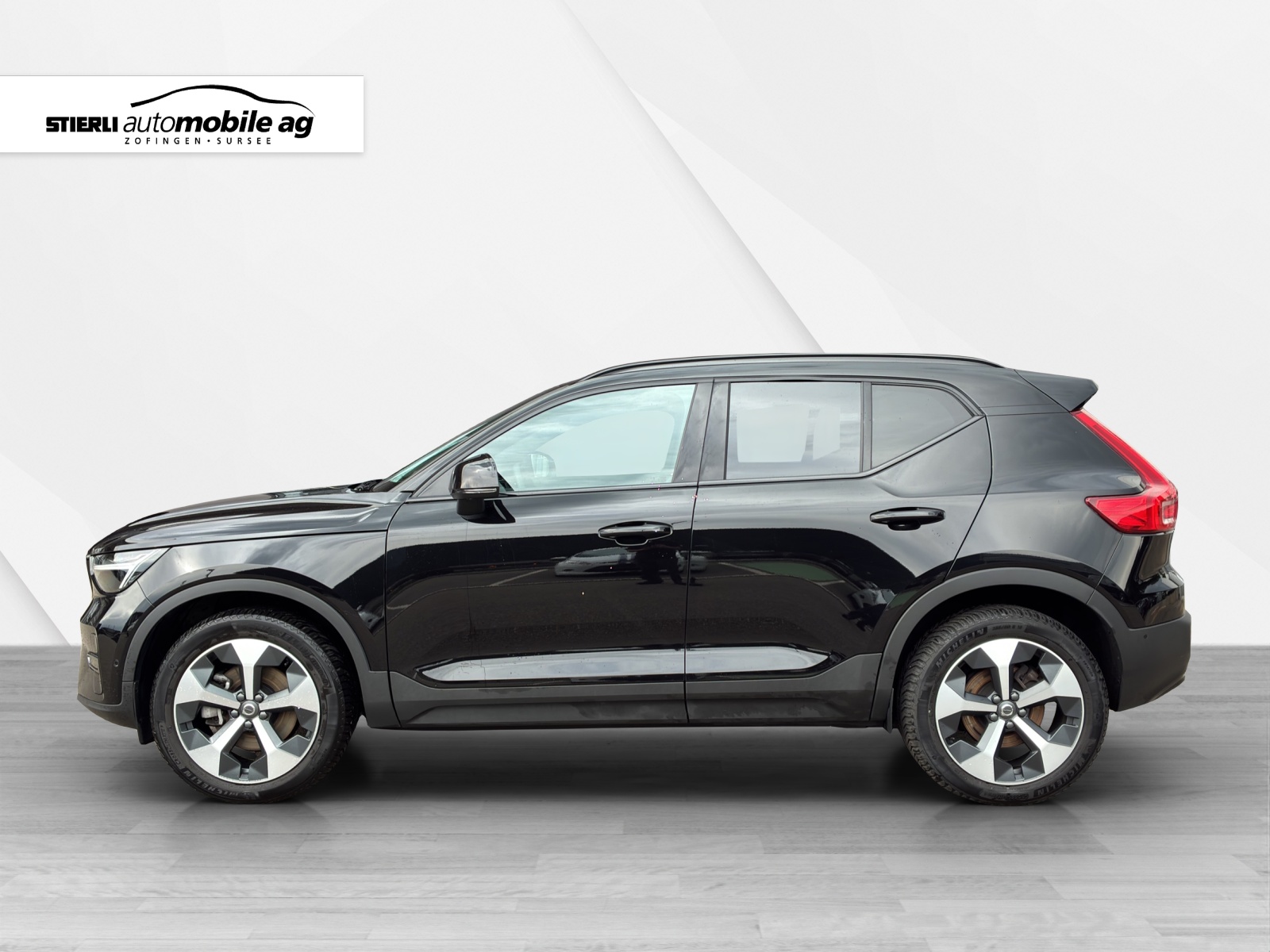 VOLVO XC40 2.0 B3 MH Plus Dark-image-7