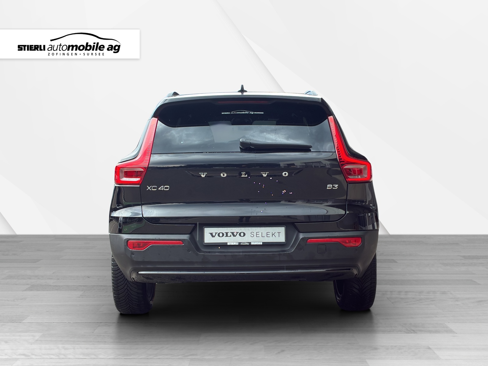 VOLVO XC40 2.0 B3 MH Plus Dark-image-5