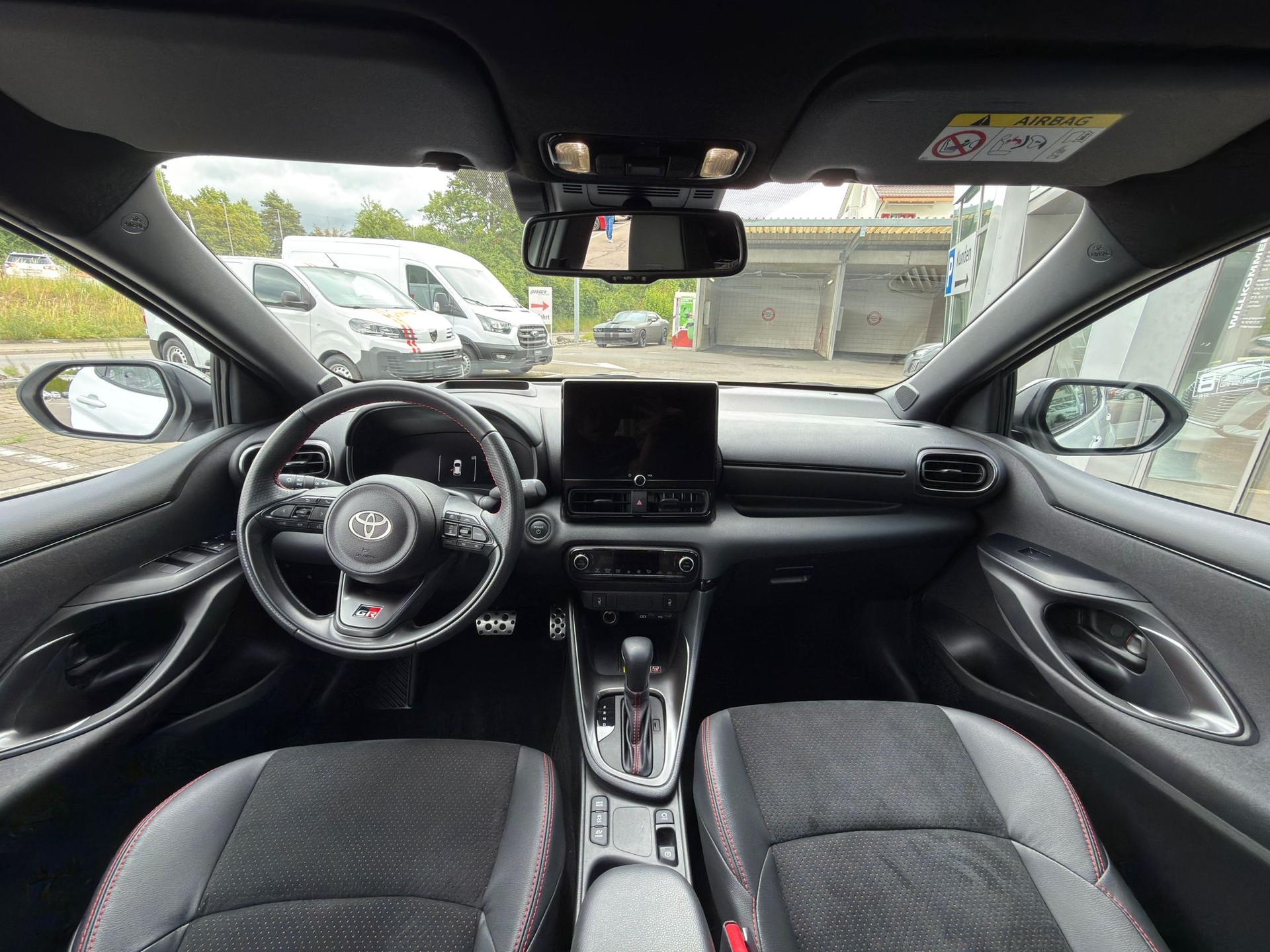 TOYOTA Yaris 1.5 GR Sport e-CVT-image-7