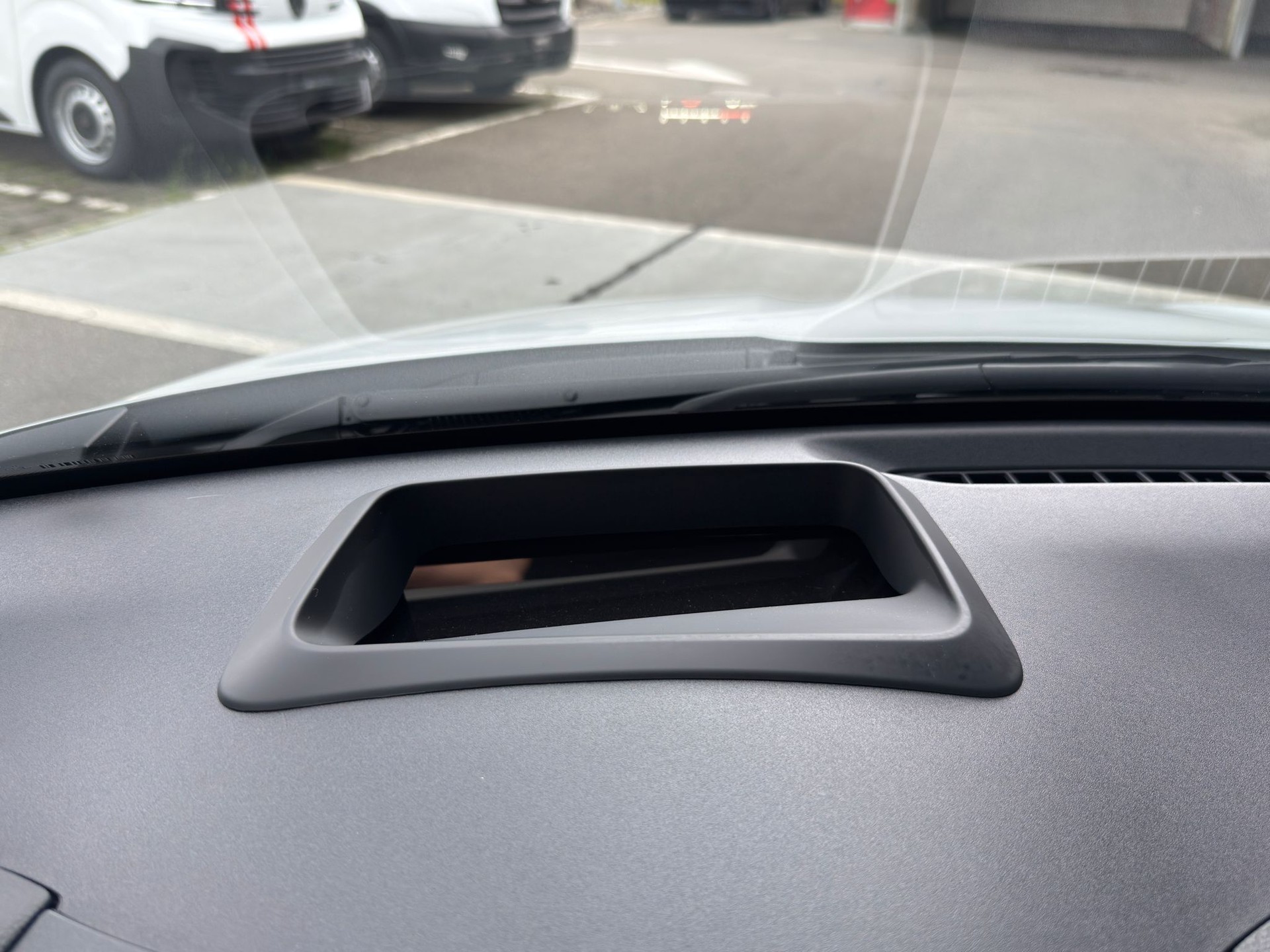 TOYOTA Yaris 1.5 GR Sport e-CVT-image-8