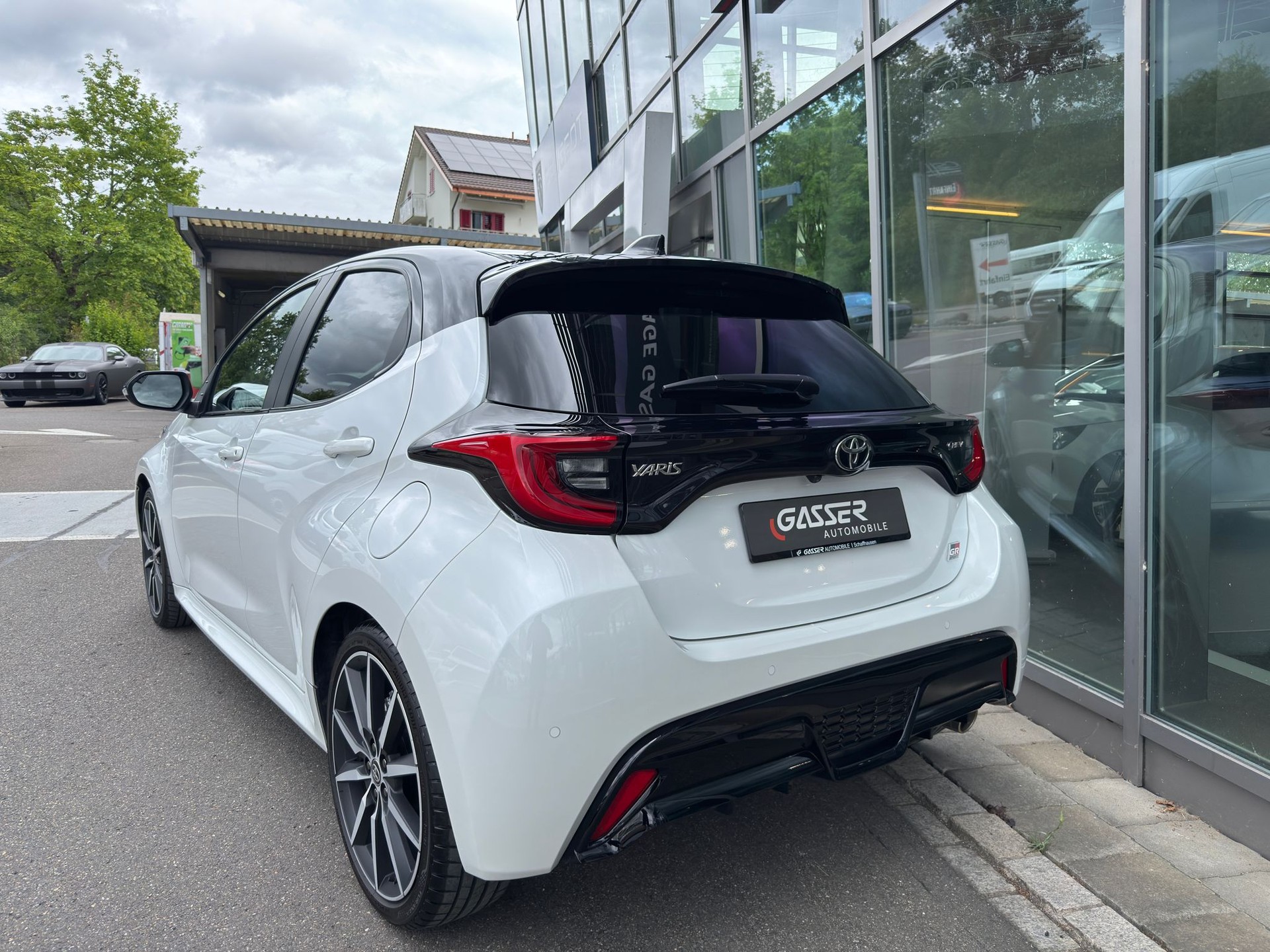 TOYOTA Yaris 1.5 GR Sport e-CVT-image-3