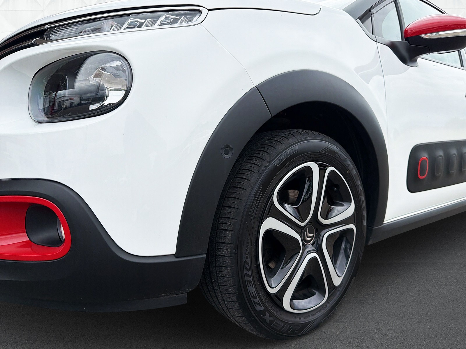 CITROEN C3 1.2i Shine-image-5