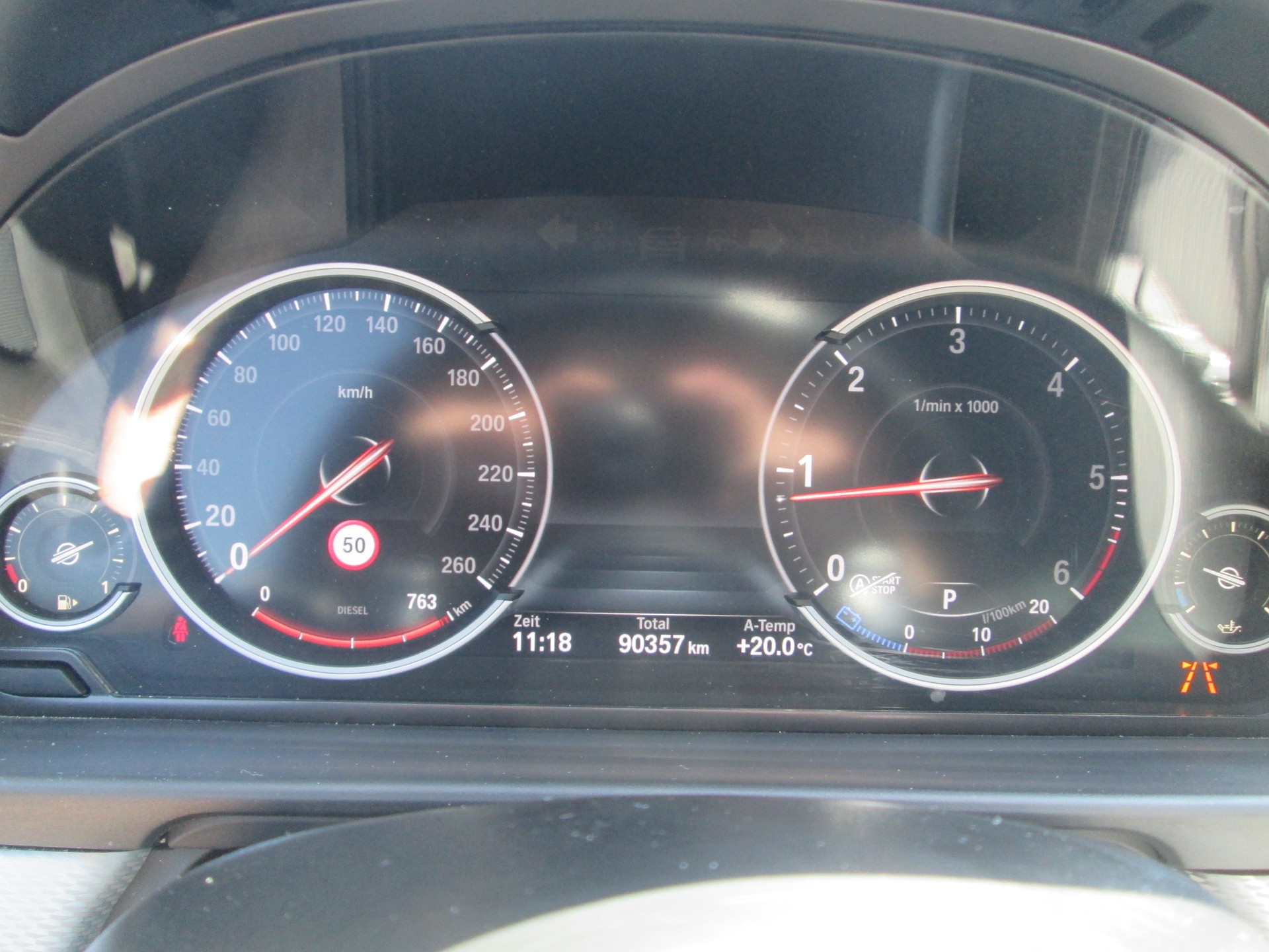 BMW 520d Touring xDrive Luxury Line Steptronic-image-12