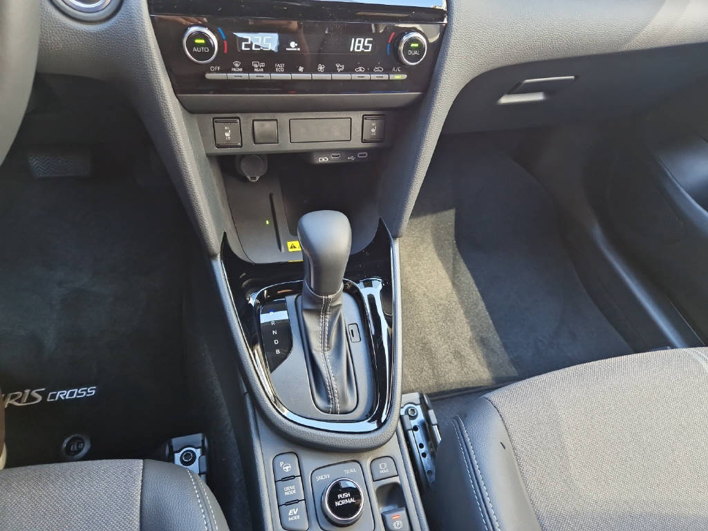 TOYOTA Yaris Cross 1.5 VVT-i HSD Prem 47403/000-image-15