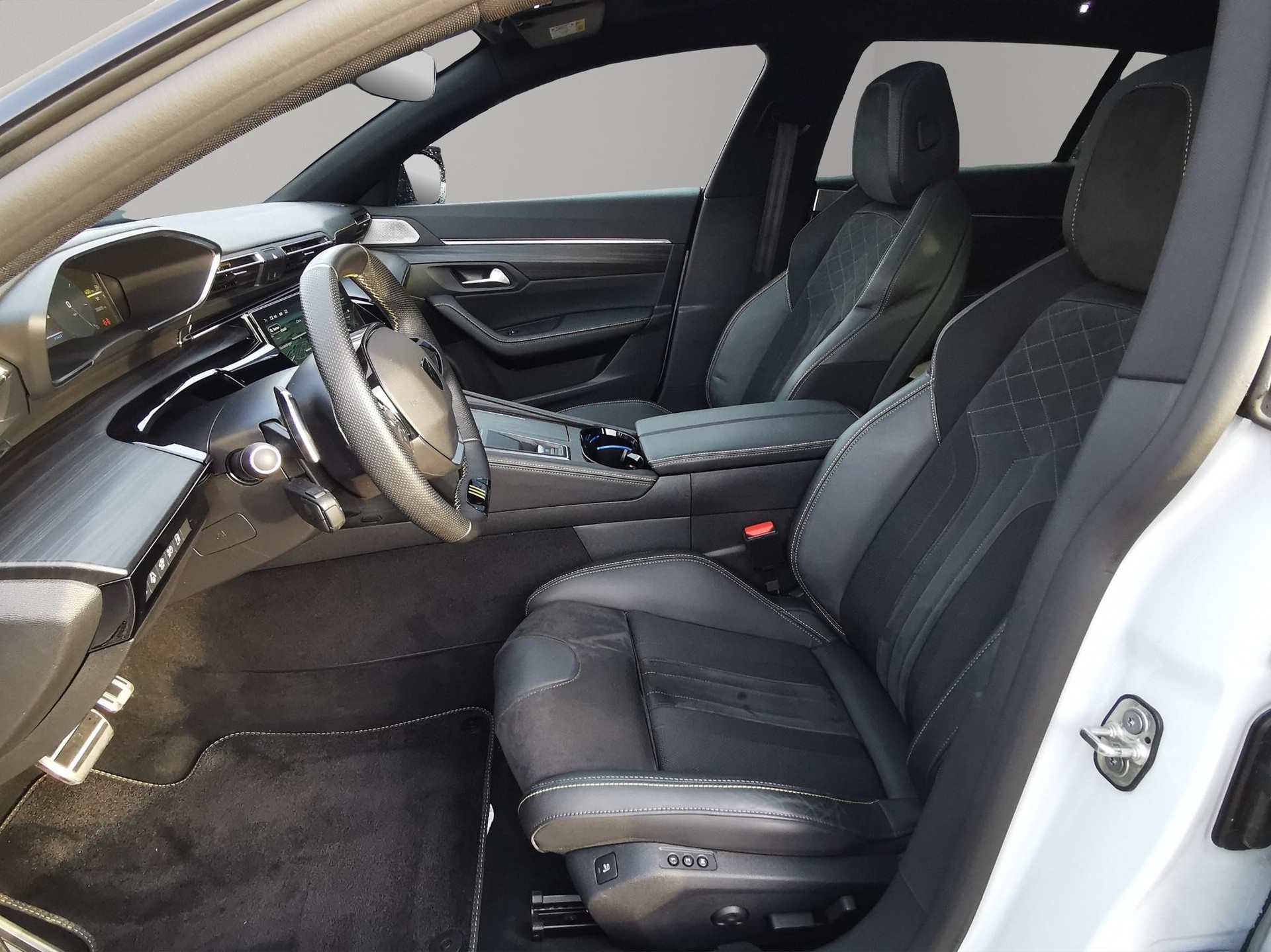 PEUGEOT 508 SW 1.6 Plug-in Hybrid4 PSE-showroom-element-1