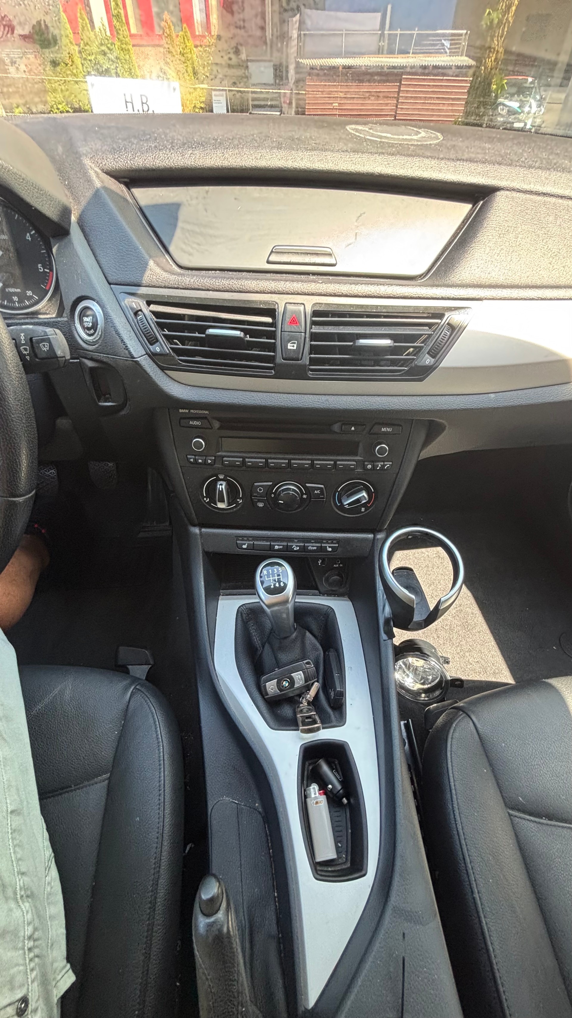 BMW X1 xDrive 18d-image-7