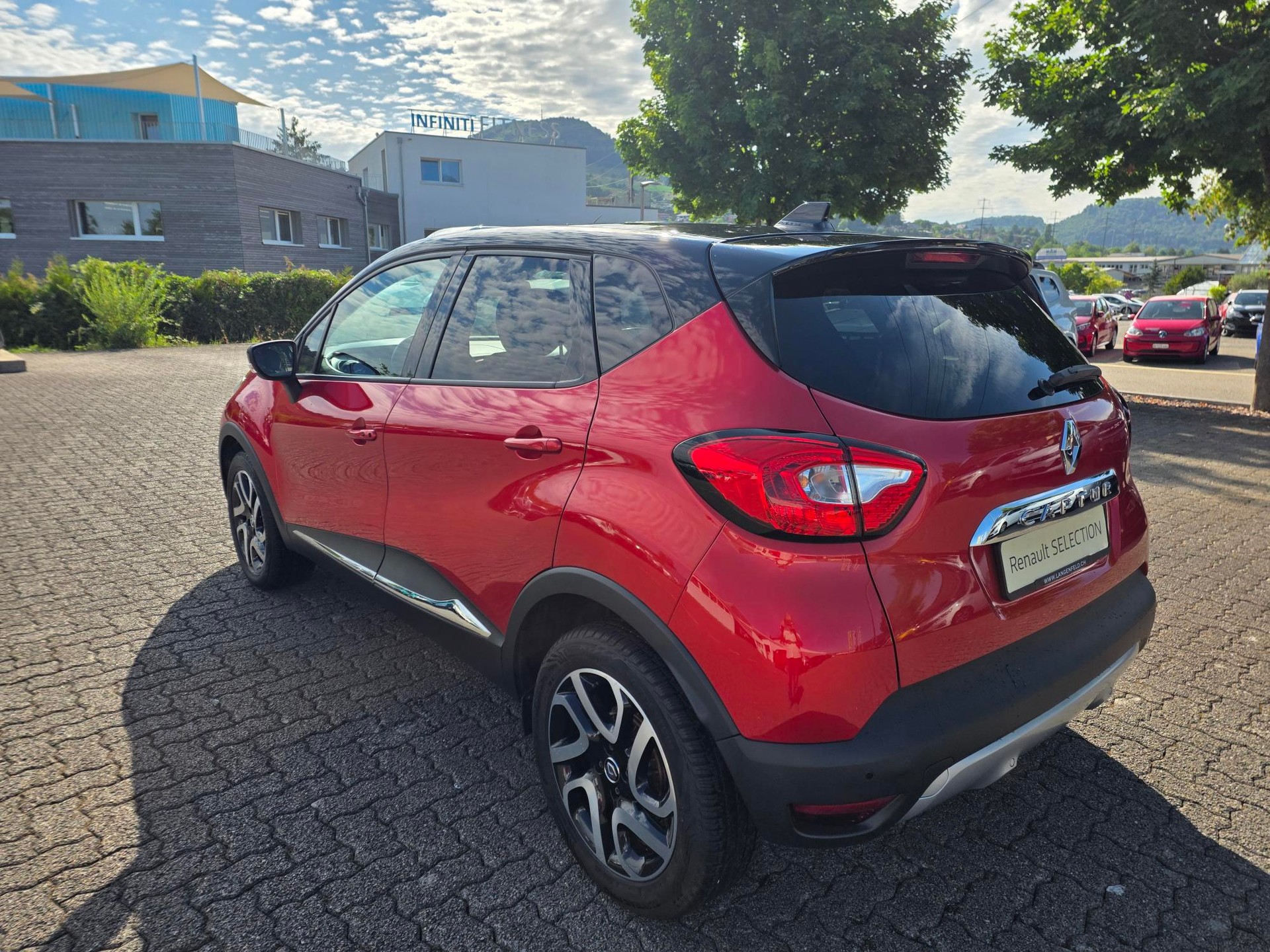 RENAULT Captur 1.2 TCe Outdoor+ EDC S/S-image-2