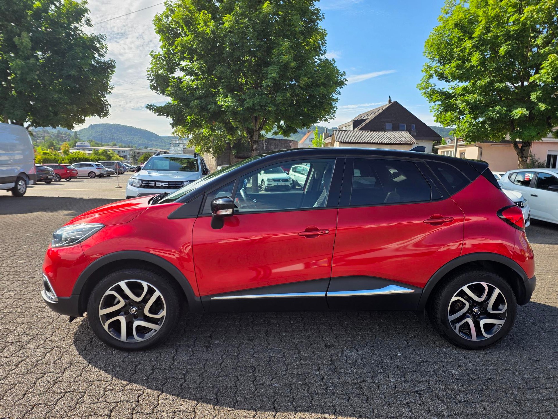 RENAULT Captur 1.2 TCe Outdoor+ EDC S/S-image-1