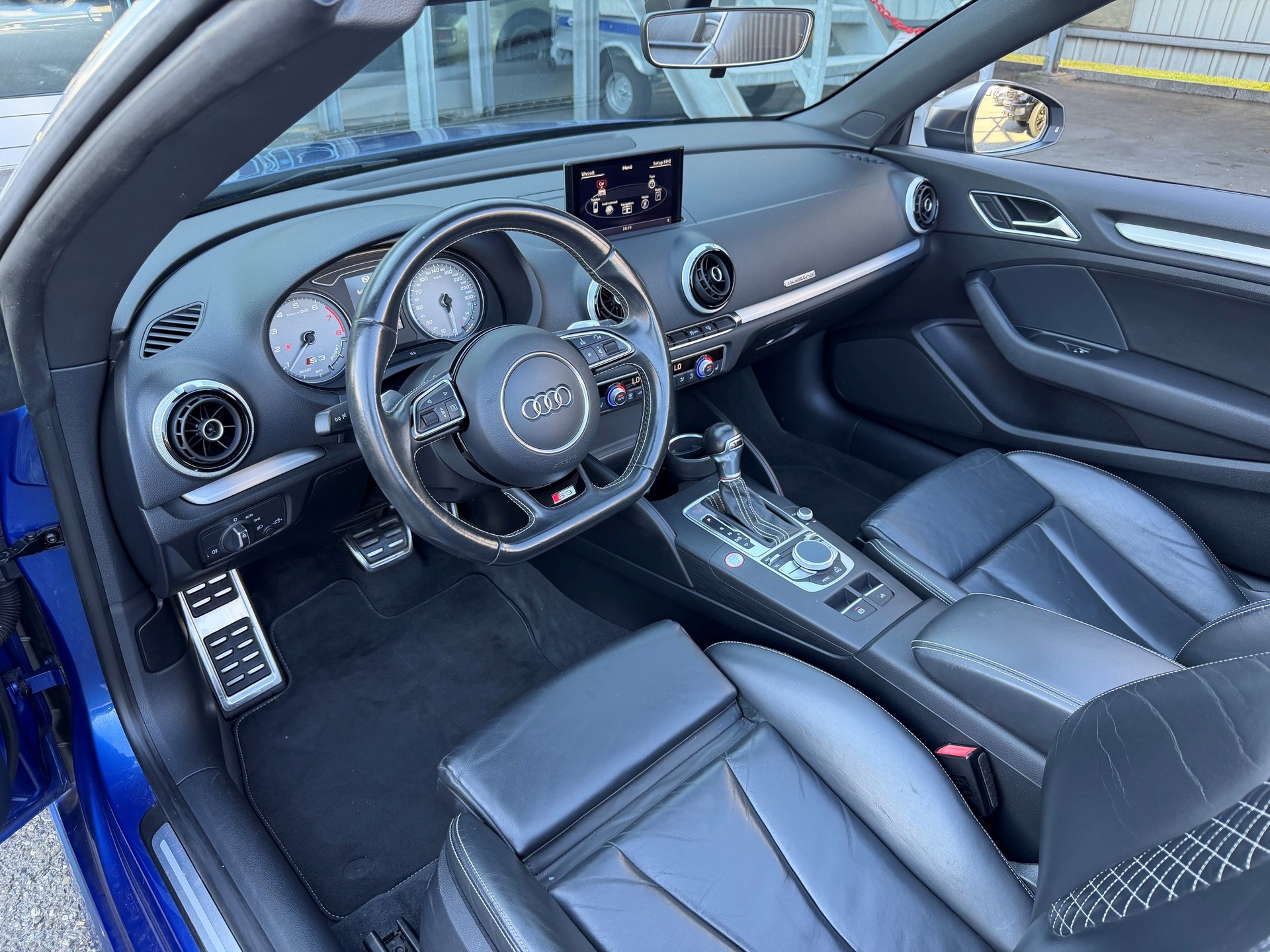 AUDI S3 Cabrio 2.0 TFSI quattro S-tronic-image-10